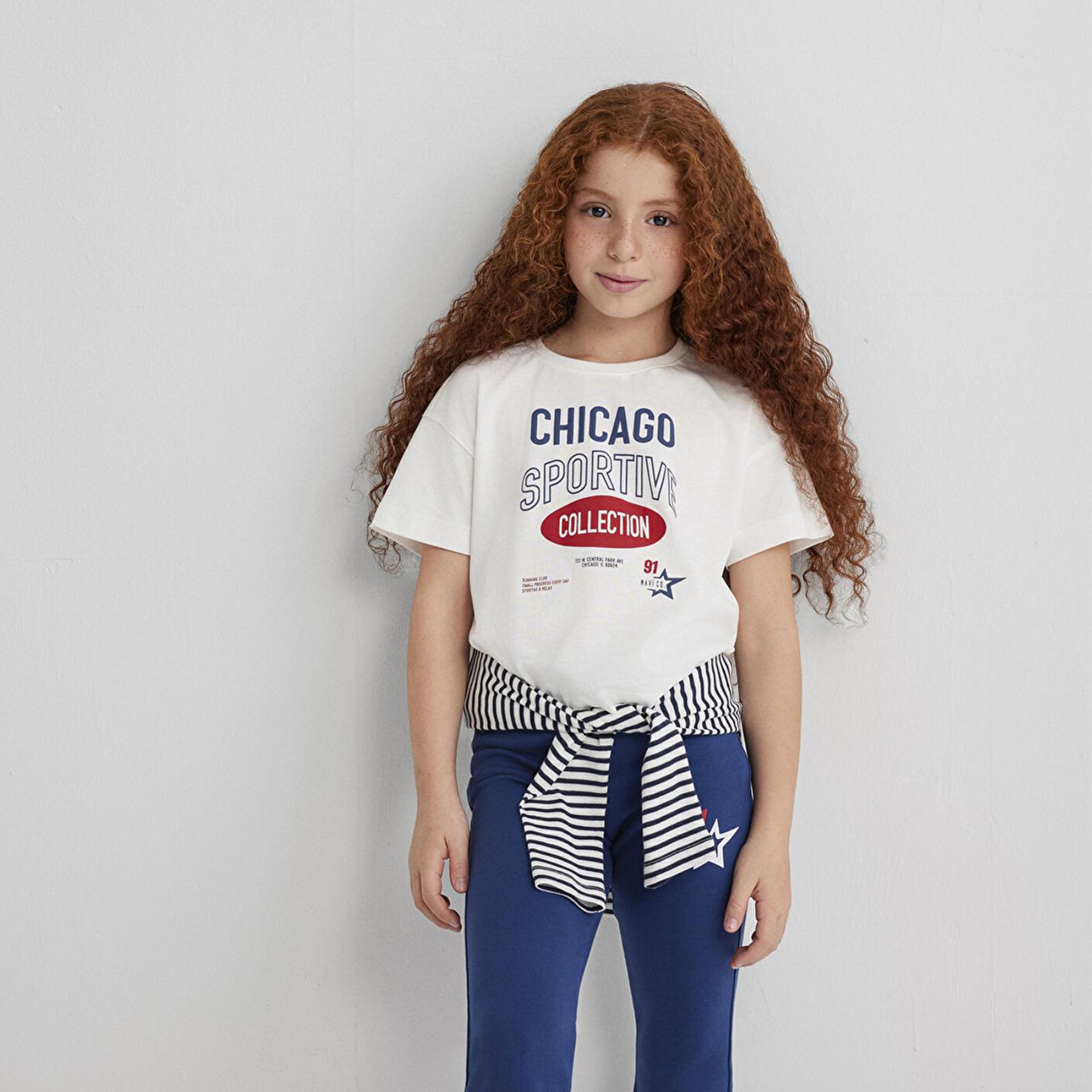 Mavi Chicago Baskılı Ekru Tişört Loose Fit / Bol Rahat Kesim 7610344-70057