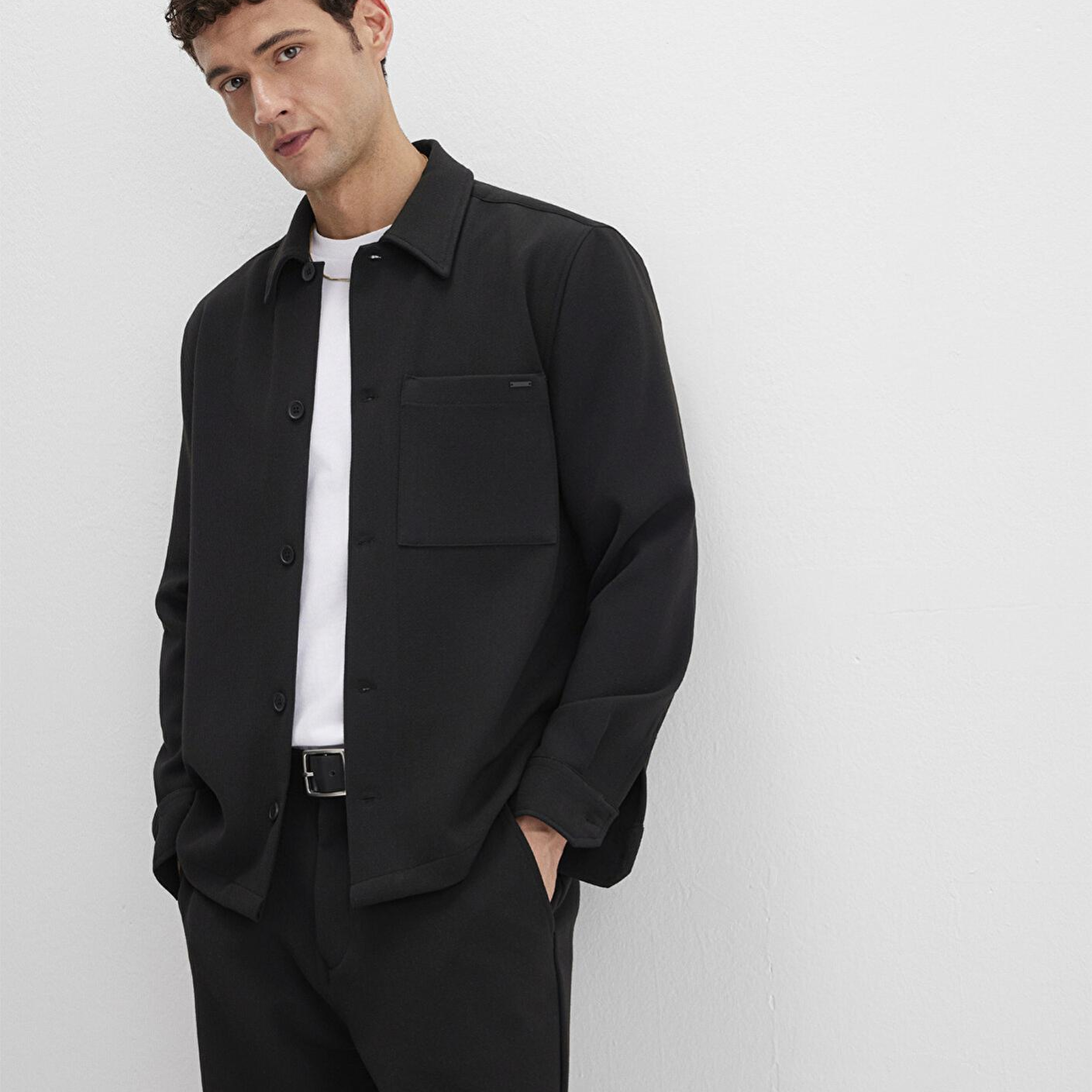 Mavi Cep Detaylı Siyah Gömlek Regular Fit / Normal Kesim 0211677-900