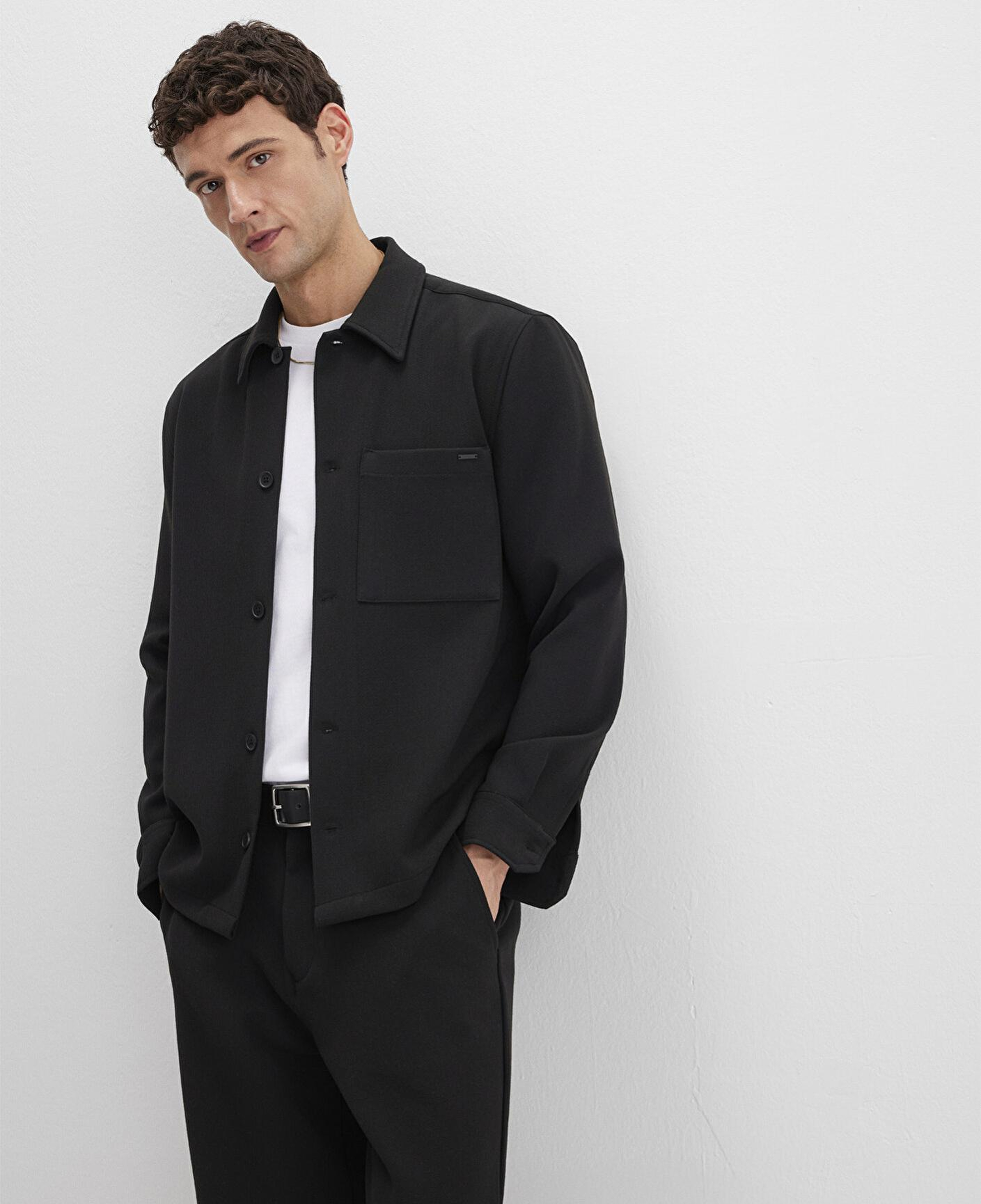 Mavi Cep Detaylı Siyah Gömlek Regular Fit / Normal Kesim 0211677-900