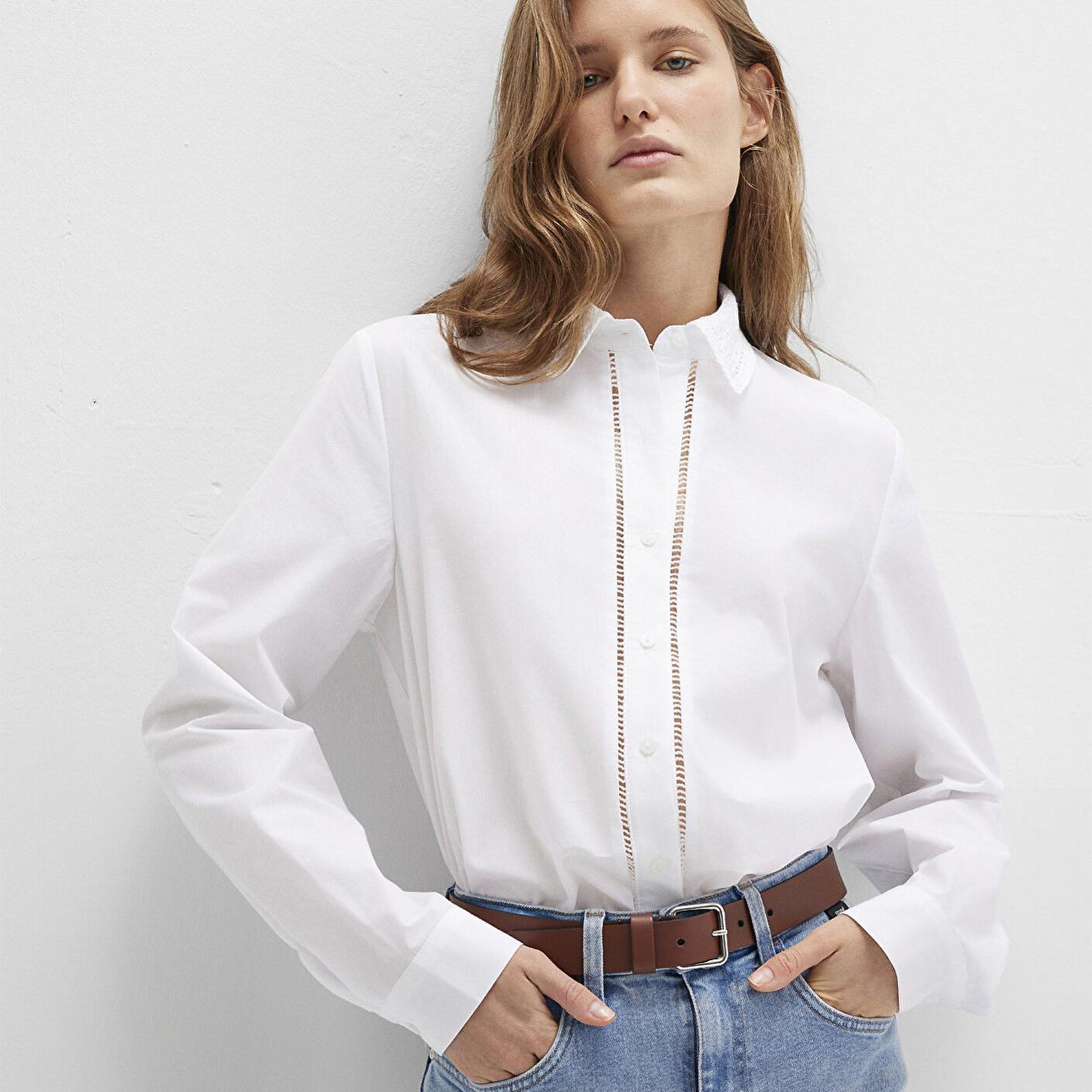 Mavi Nakışlı Şerit Detaylı Beyaz Gömlek Regular Fit / Normal Kesim 1211174-70057