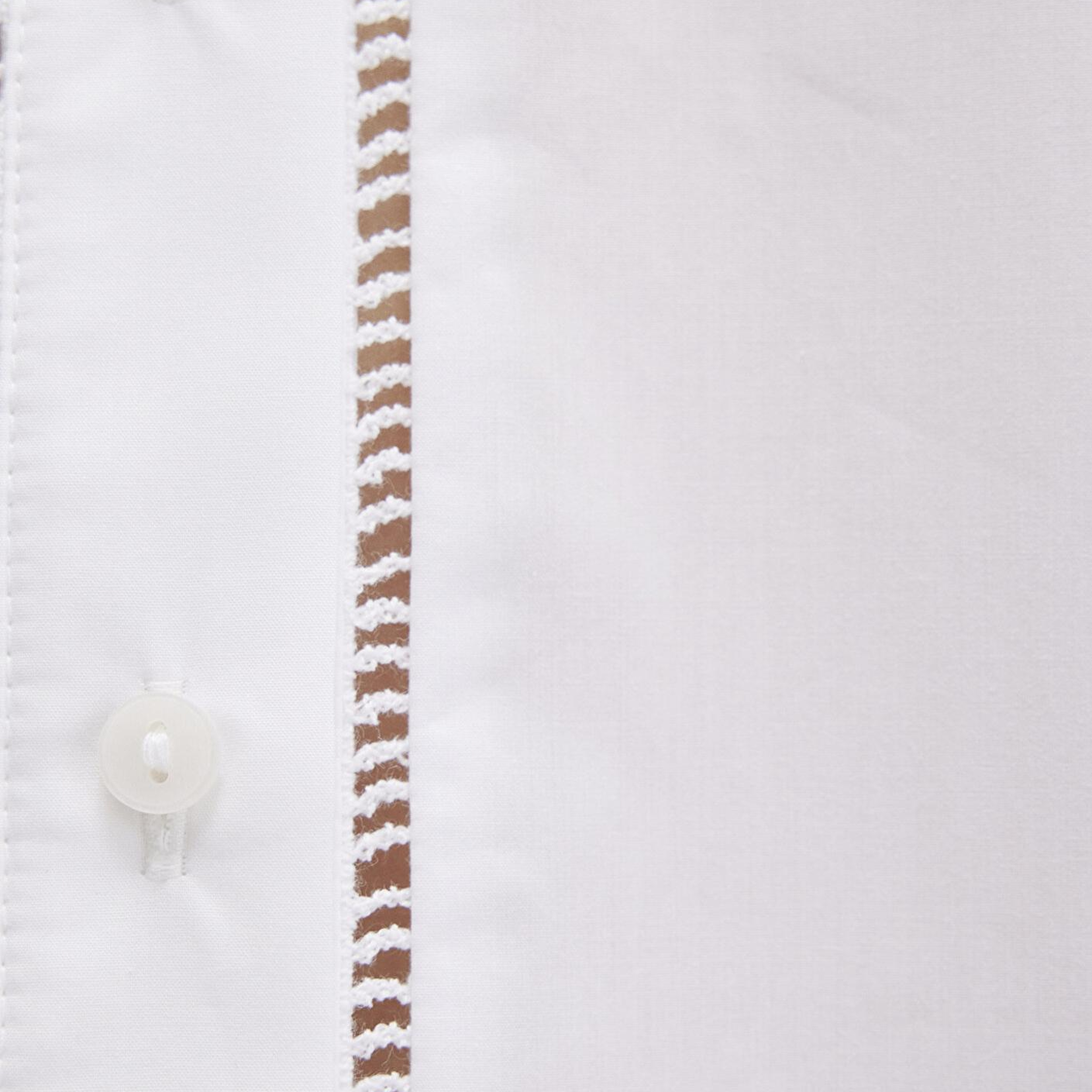 Mavi Nakışlı Şerit Detaylı Beyaz Gömlek Regular Fit / Normal Kesim 1211174-70057