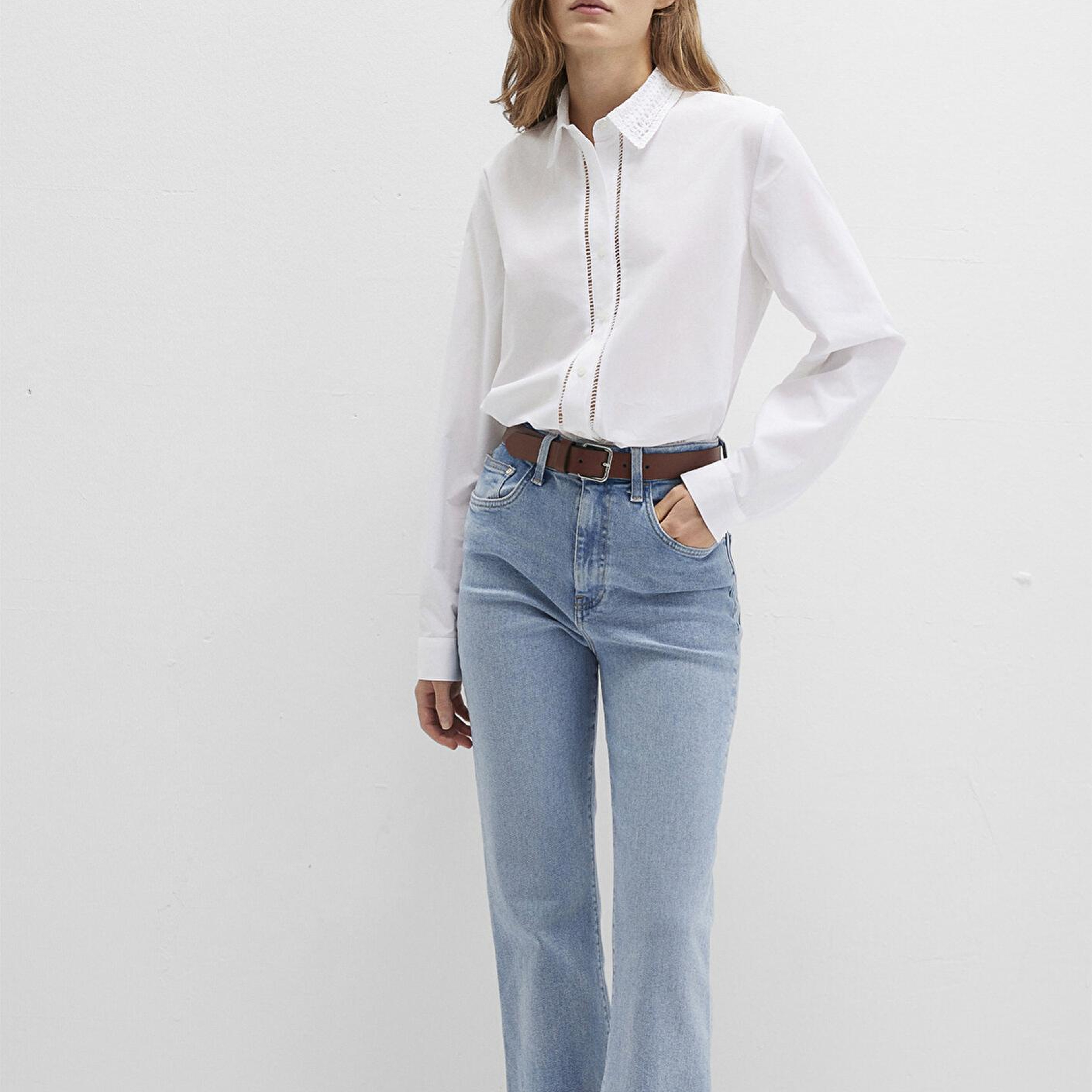 Mavi Nakışlı Şerit Detaylı Beyaz Gömlek Regular Fit / Normal Kesim 1211174-70057