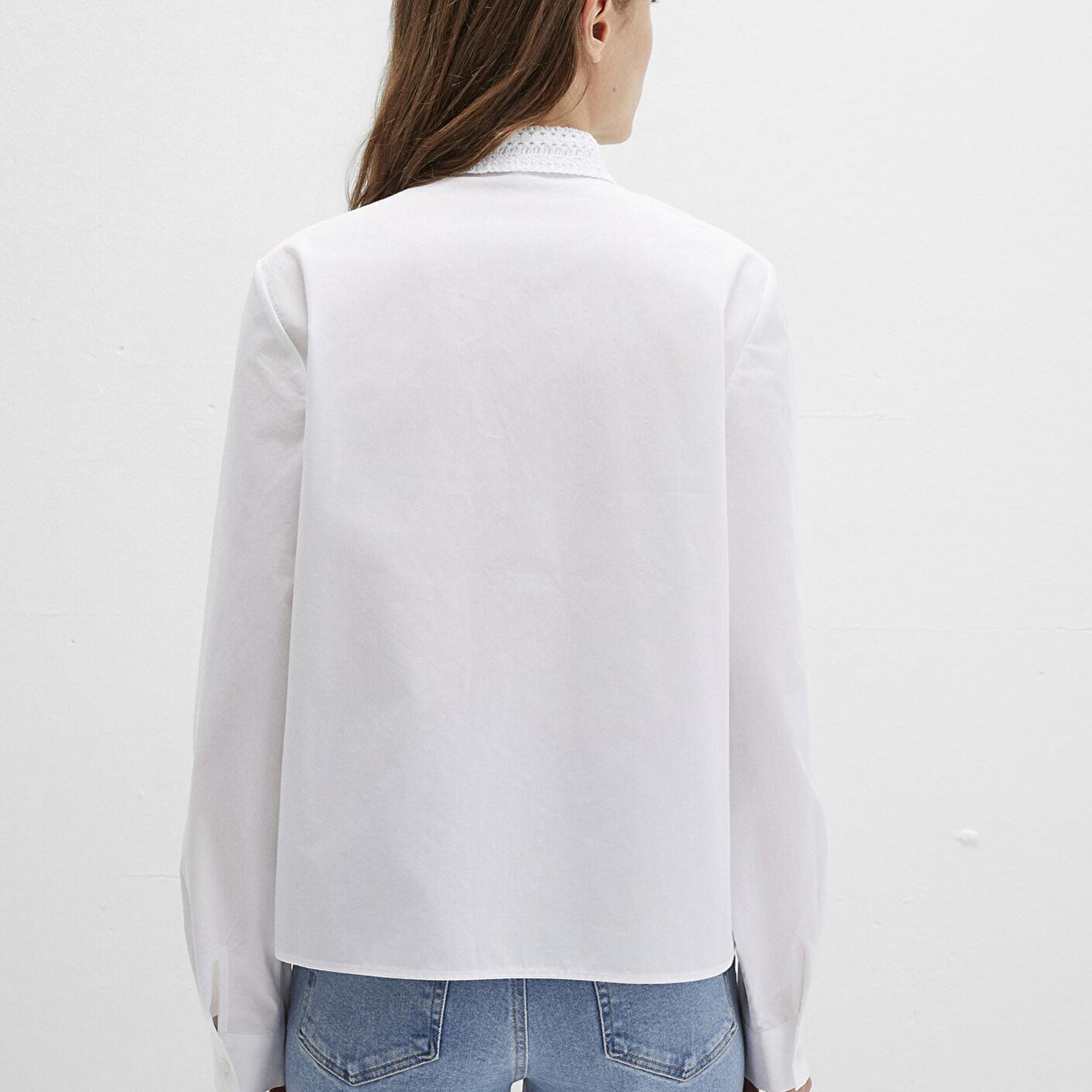 Mavi Nakışlı Şerit Detaylı Beyaz Gömlek Regular Fit / Normal Kesim 1211174-70057