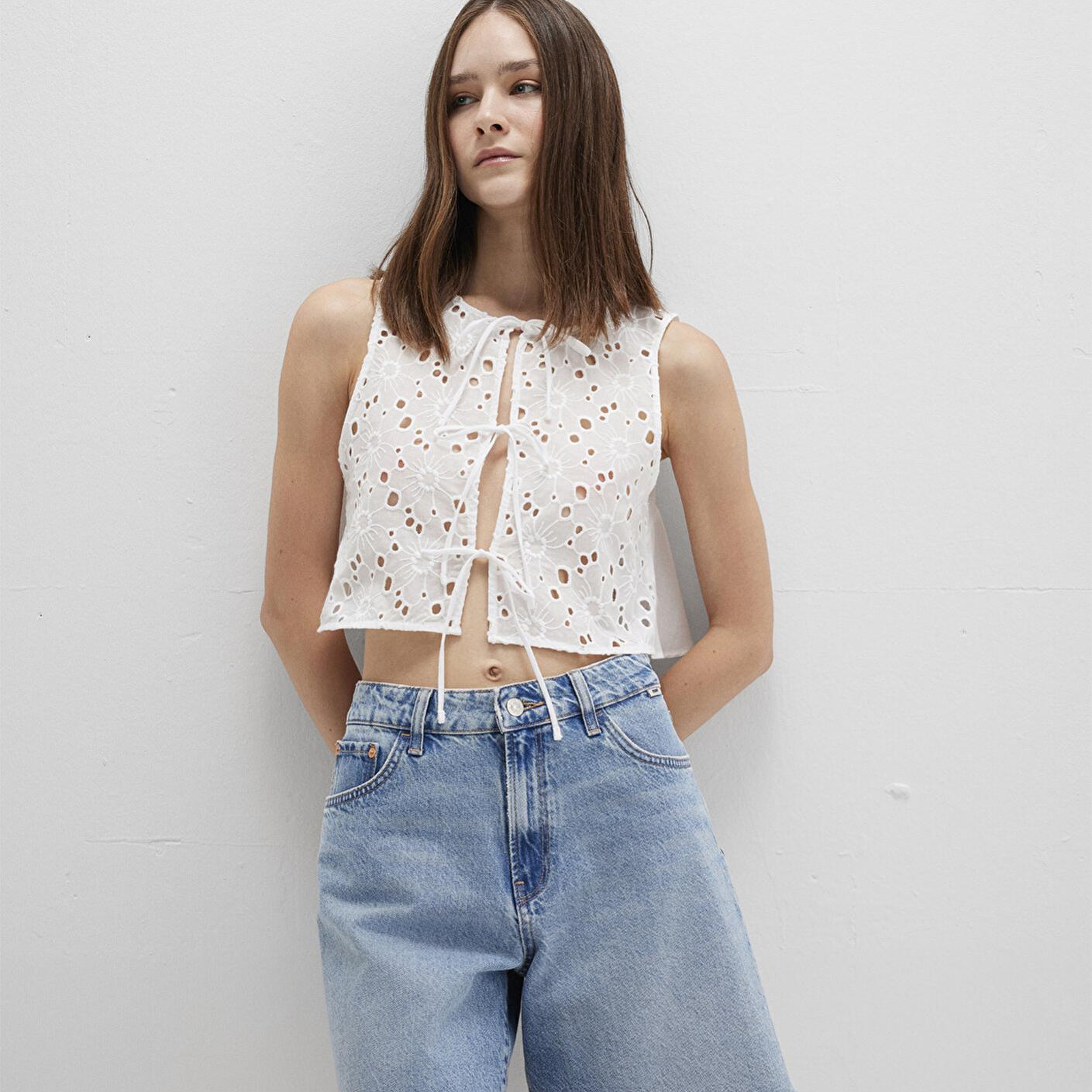 Mavi Bağcık Detaylı Fisto İşlemeli Top 1211177-70057