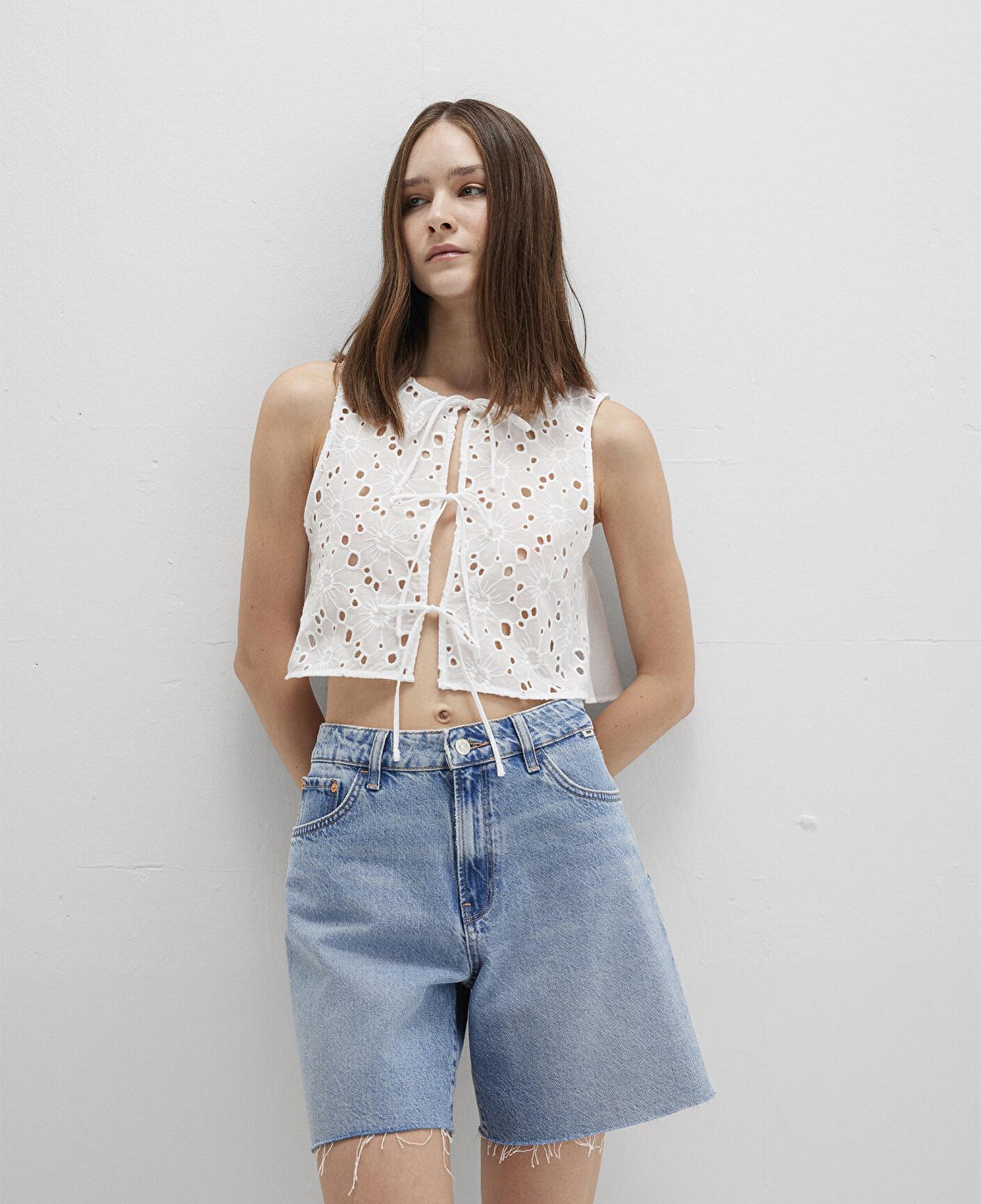 Mavi Bağcık Detaylı Fisto İşlemeli Top 1211177-70057