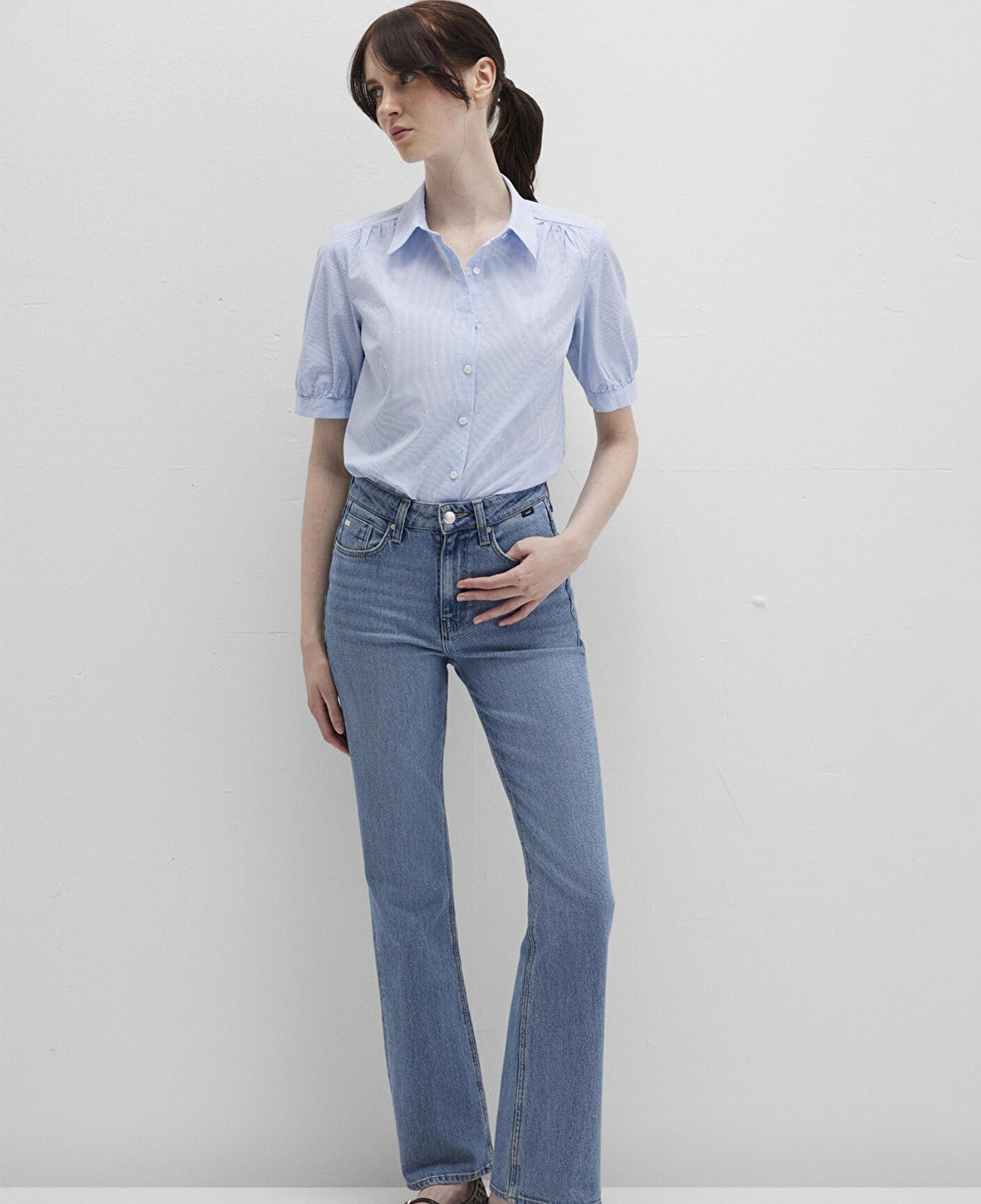 Mavi Kısa Kollu Çizgili Mavi Gömlek Fitted / Vücuda Oturan Kesim 1210060-90700