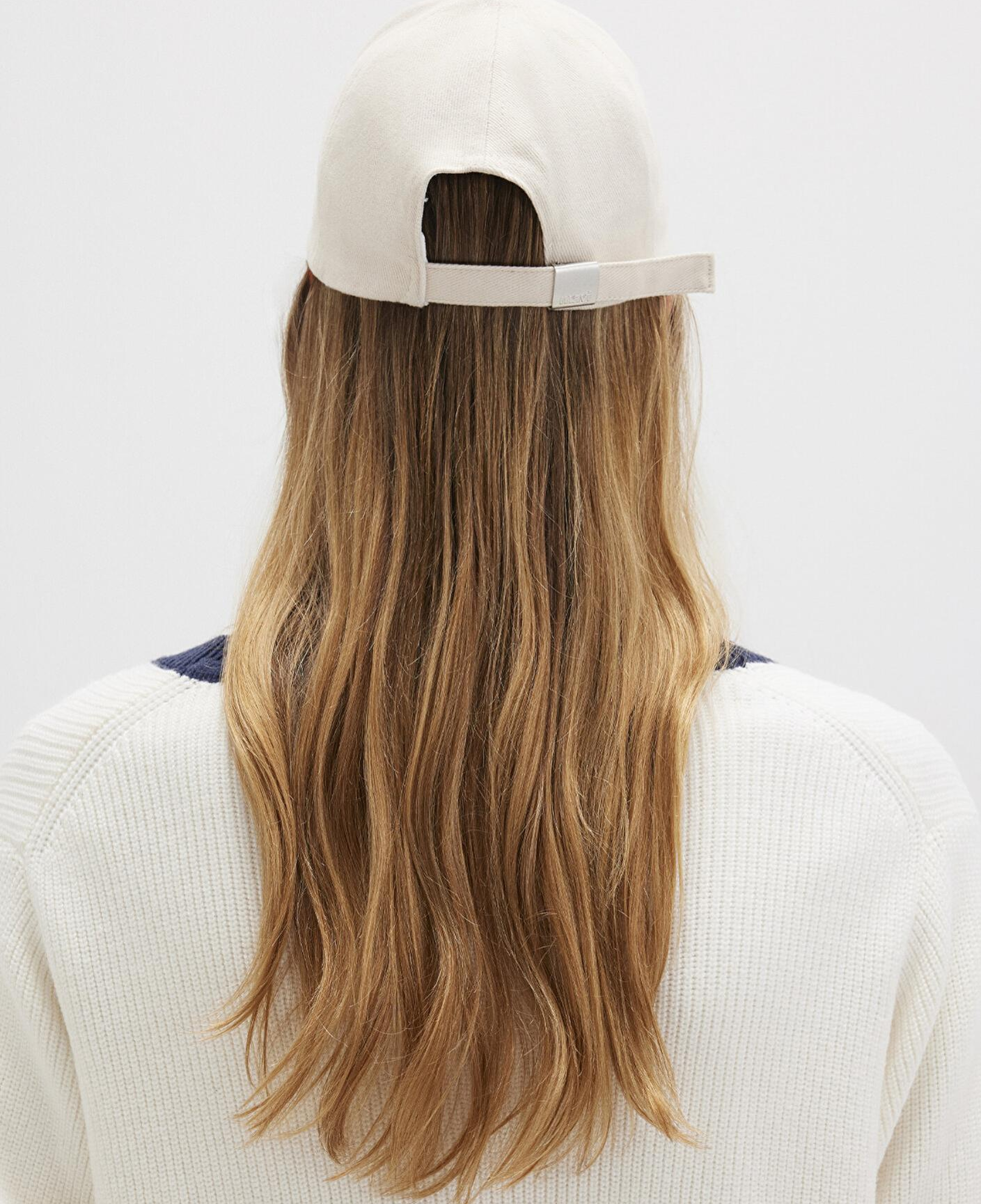 Mavi M Logo Nakışlı Ekru Şapka 1912255-30757