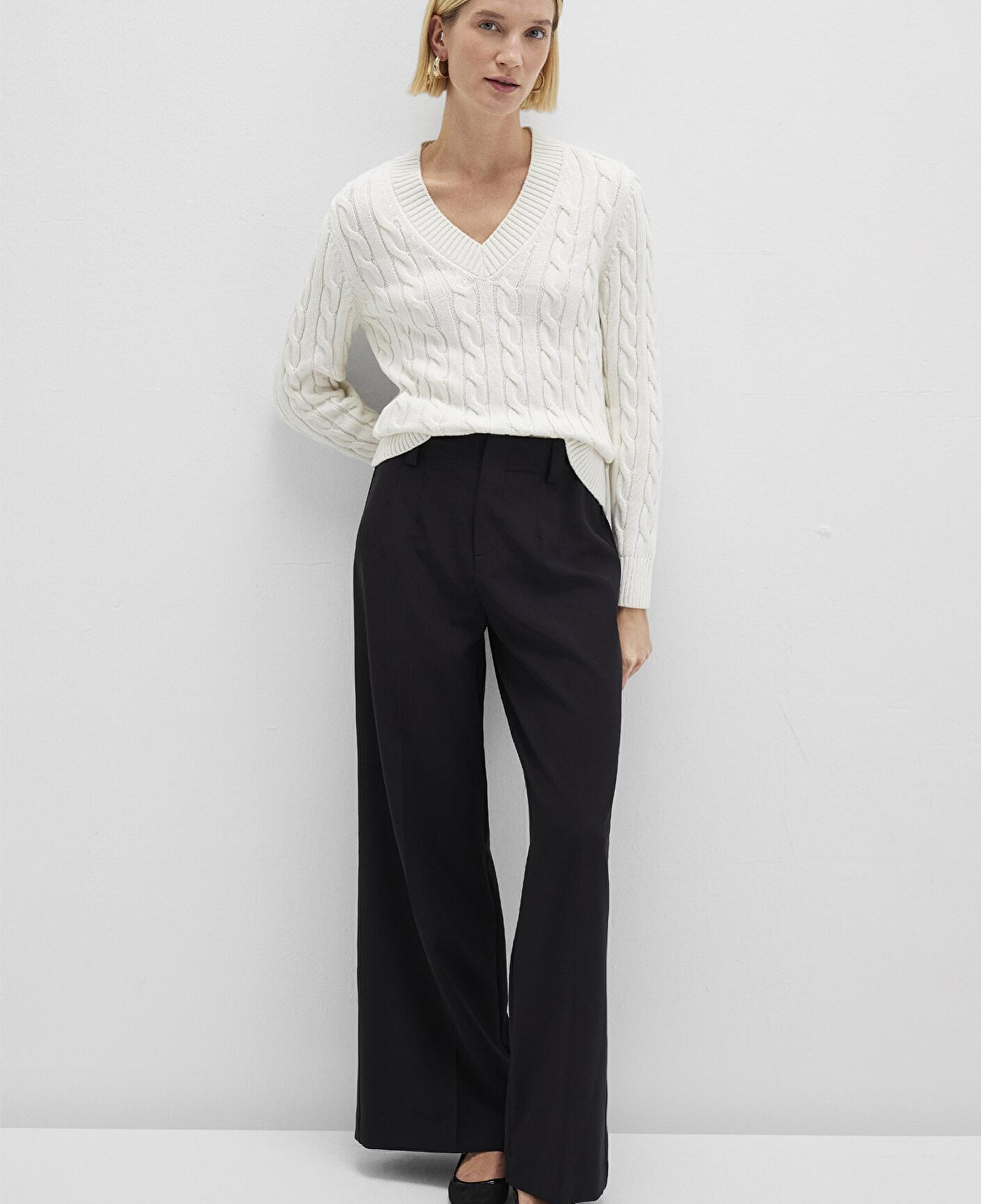 Mavi İpek Karışımlı V Yaka Ekru Kazak Slim Fit / Dar Kesim 1710720-70057