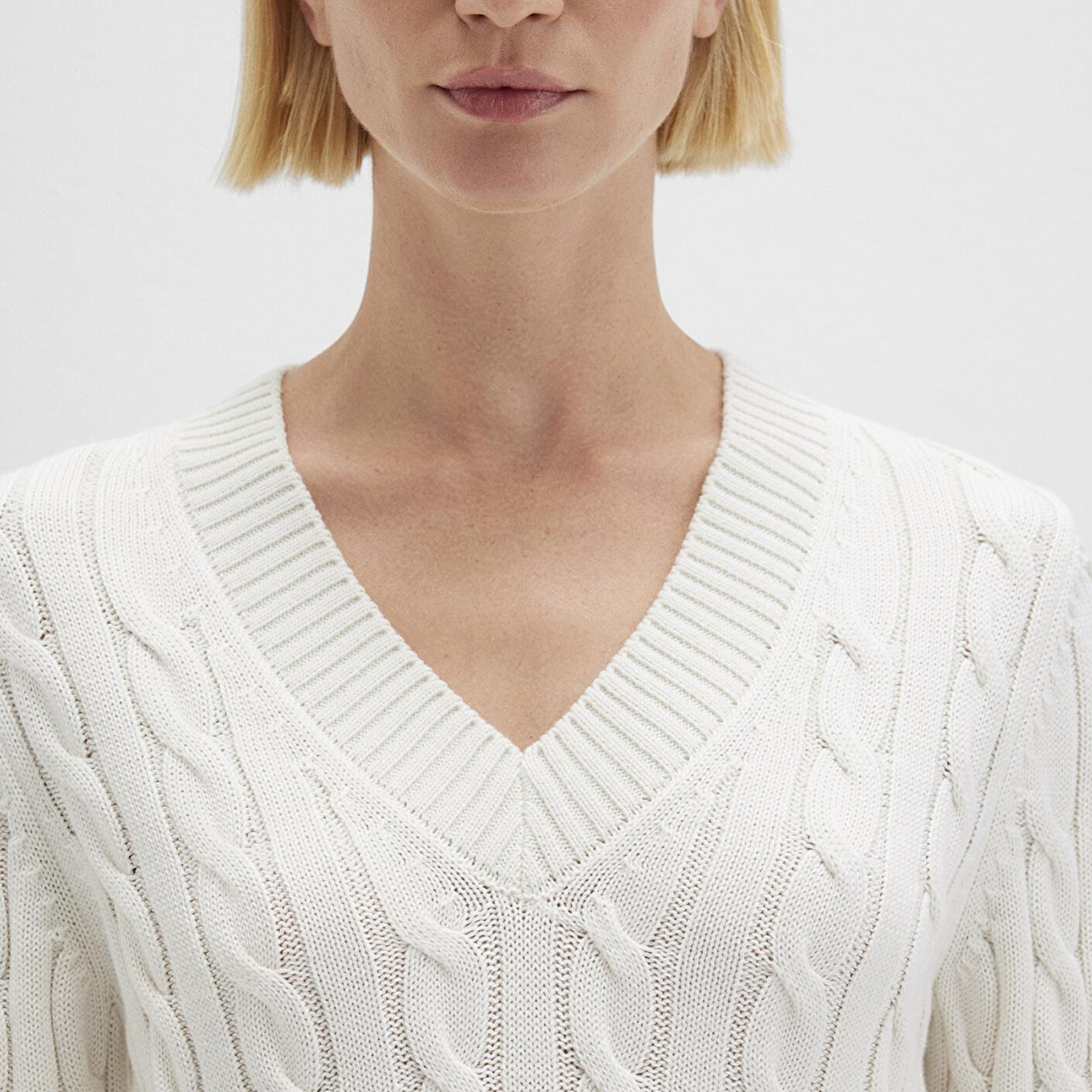 Mavi İpek Karışımlı V Yaka Ekru Kazak Slim Fit / Dar Kesim 1710720-70057