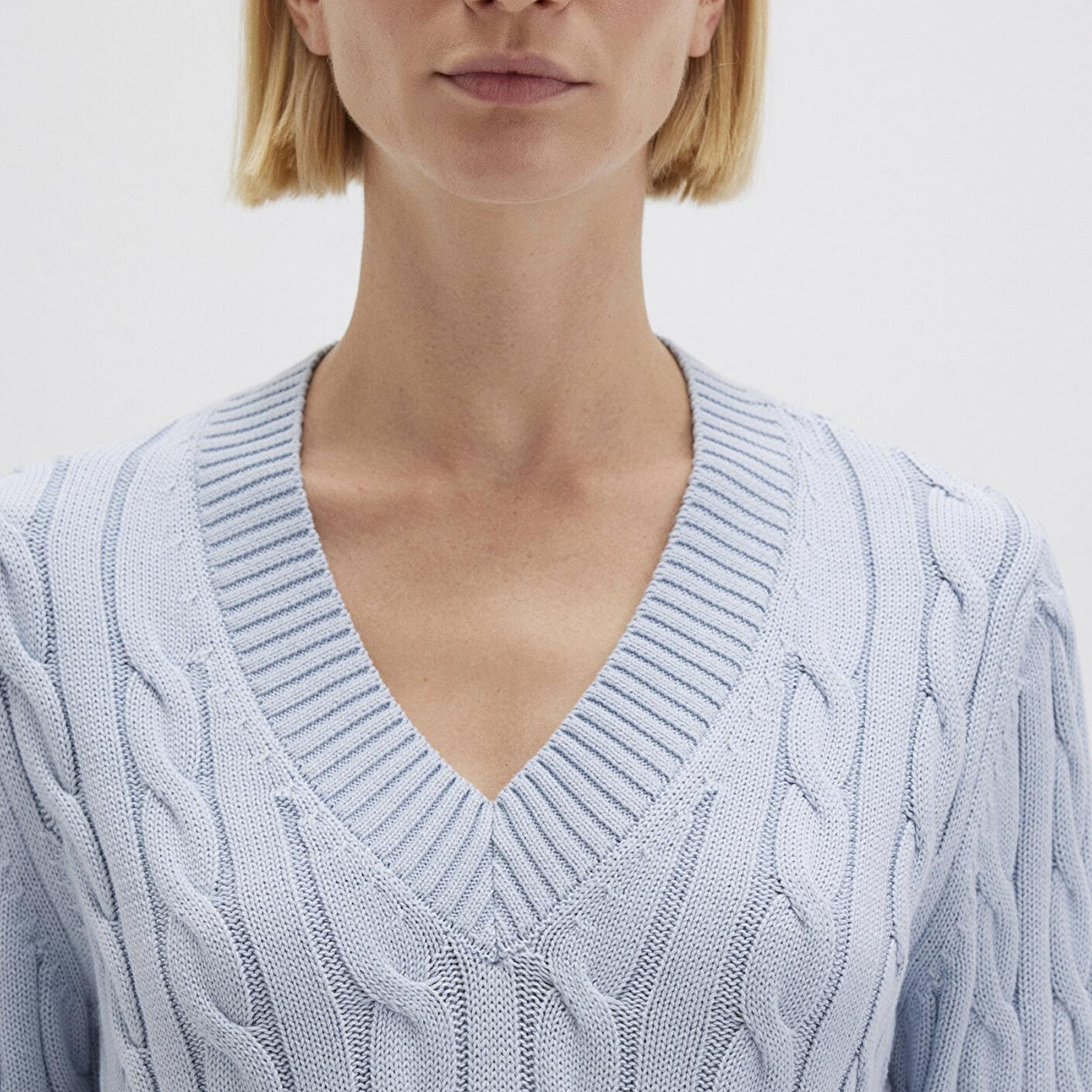 Mavi İpek Karışımlı V Yaka Mavi Kazak Slim Fit / Dar Kesim 1710720-70813