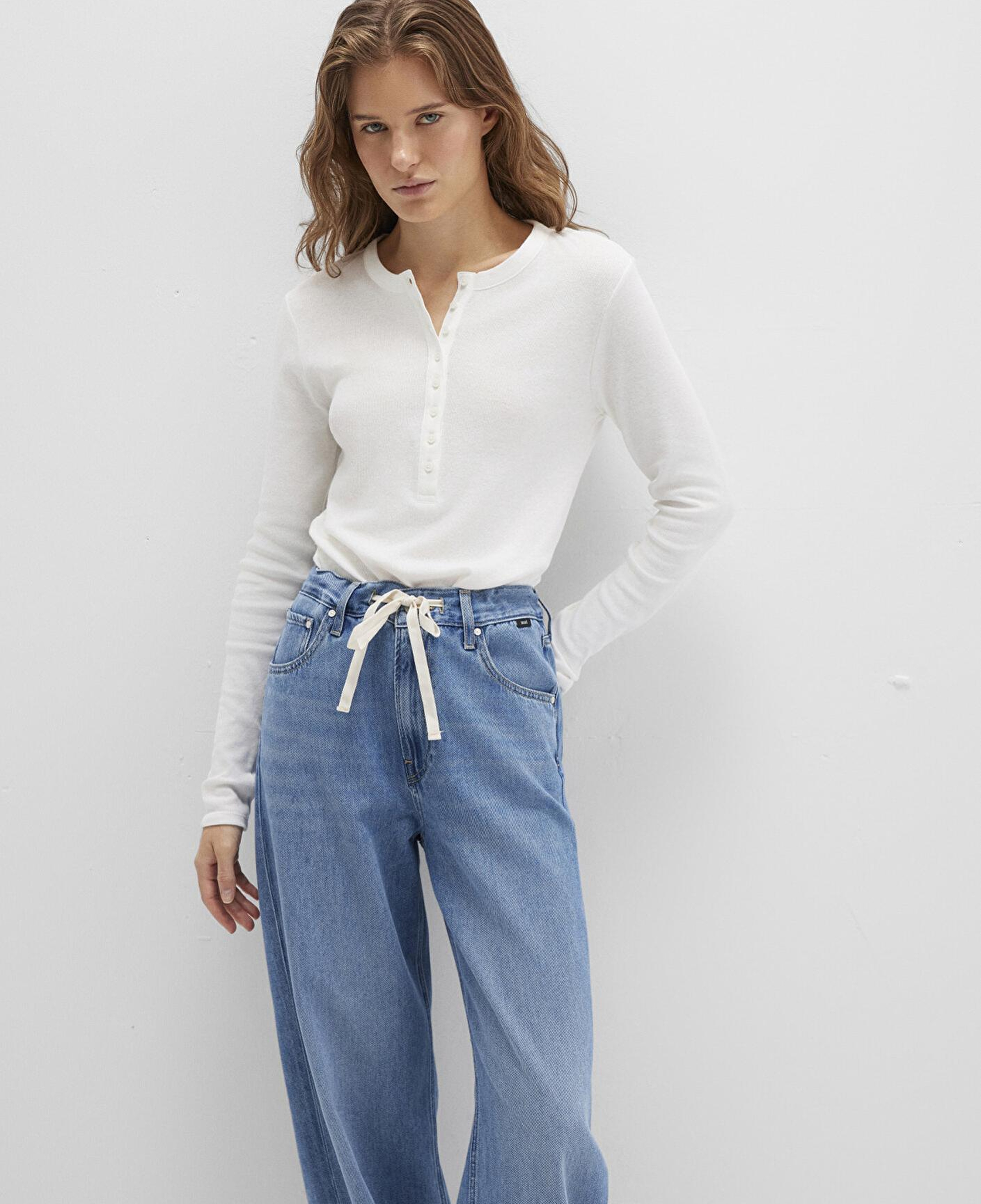 Mavi Düğme Detaylı Ekru Tişört Slim Fit / Dar Kesim 1613401-70057