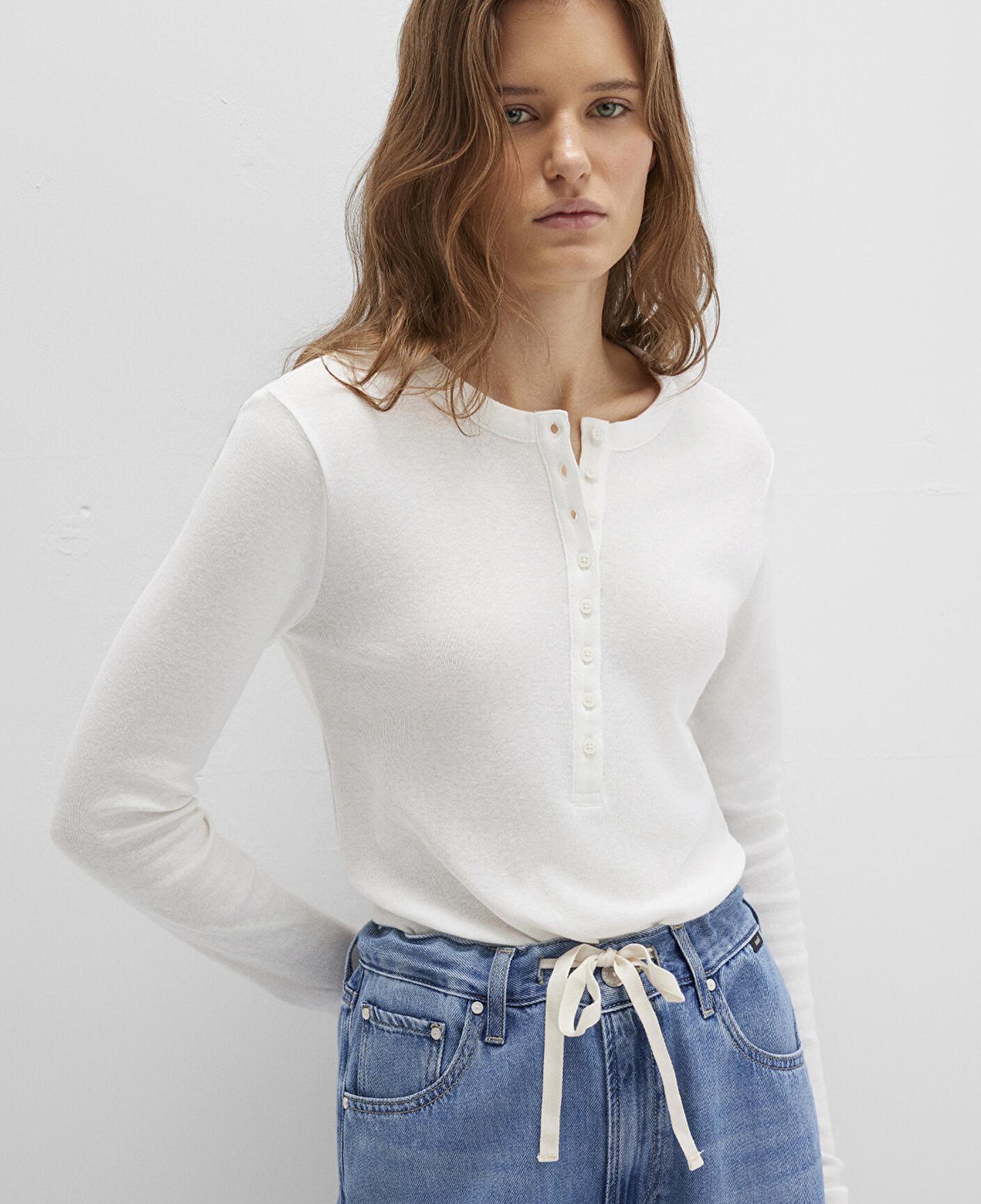 Mavi Düğme Detaylı Ekru Tişört Slim Fit / Dar Kesim 1613401-70057