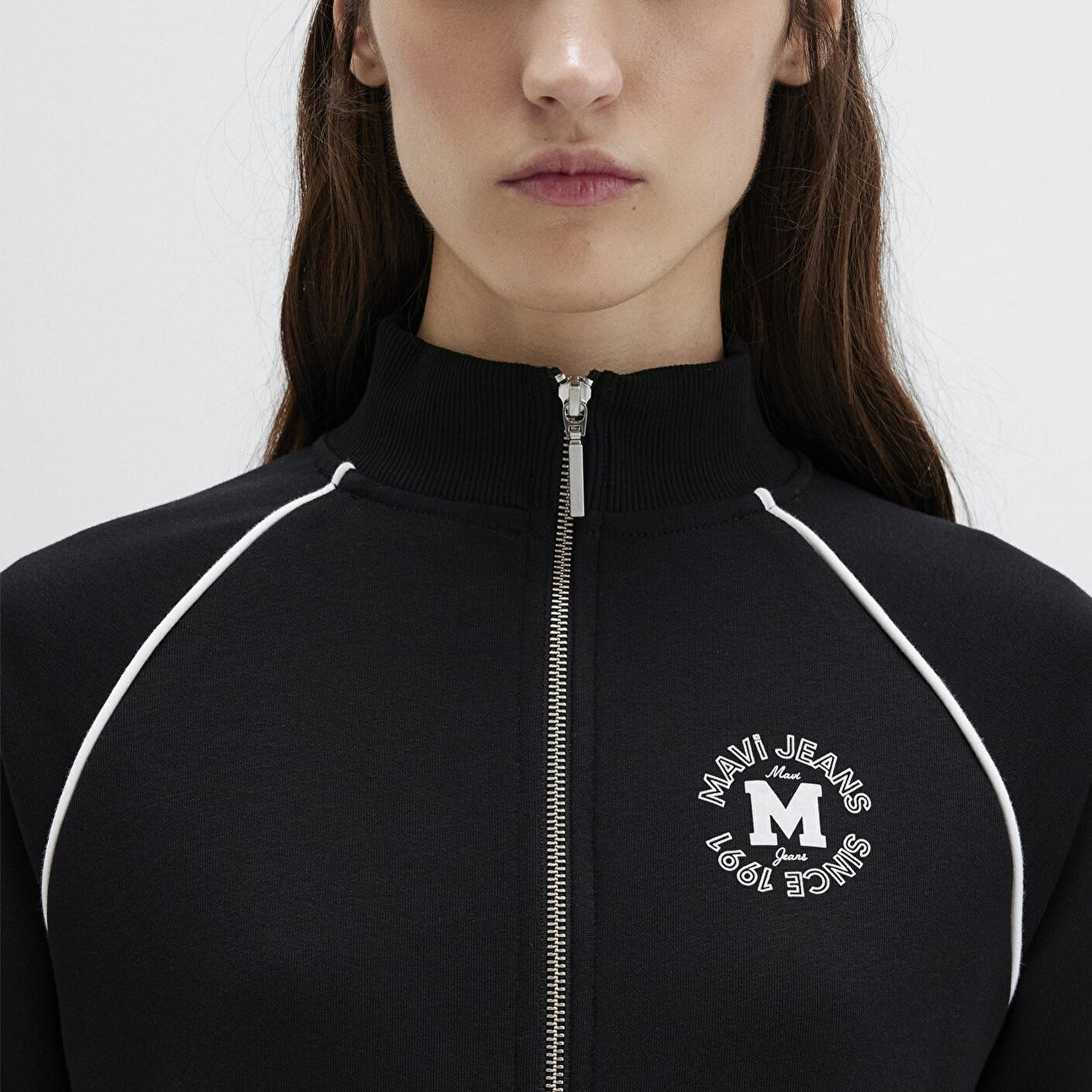 Mavi Biye Detaylı Fermuarlı Siyah Sweatshirt 1S10365-900