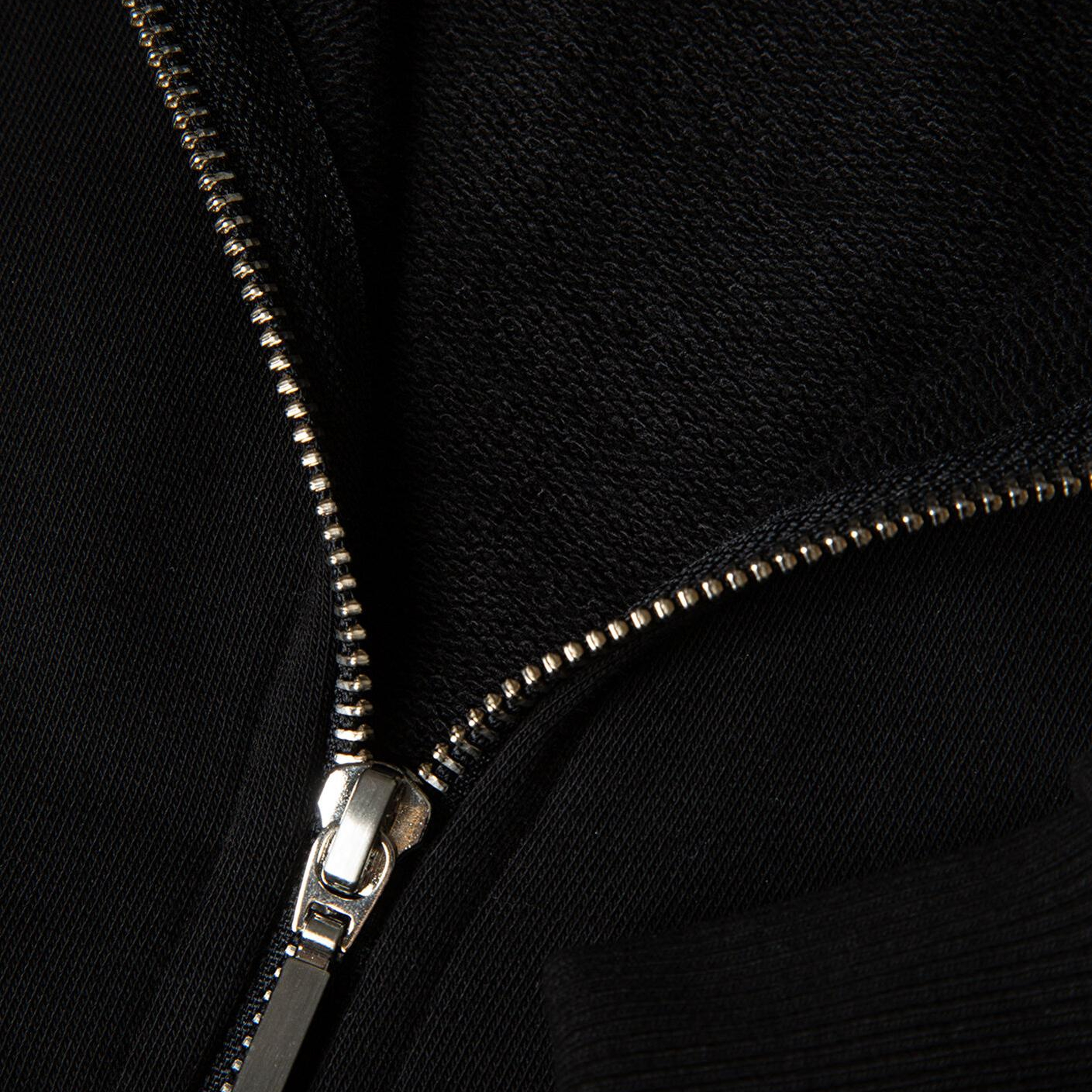 Mavi Biye Detaylı Fermuarlı Siyah Sweatshirt 1S10365-900