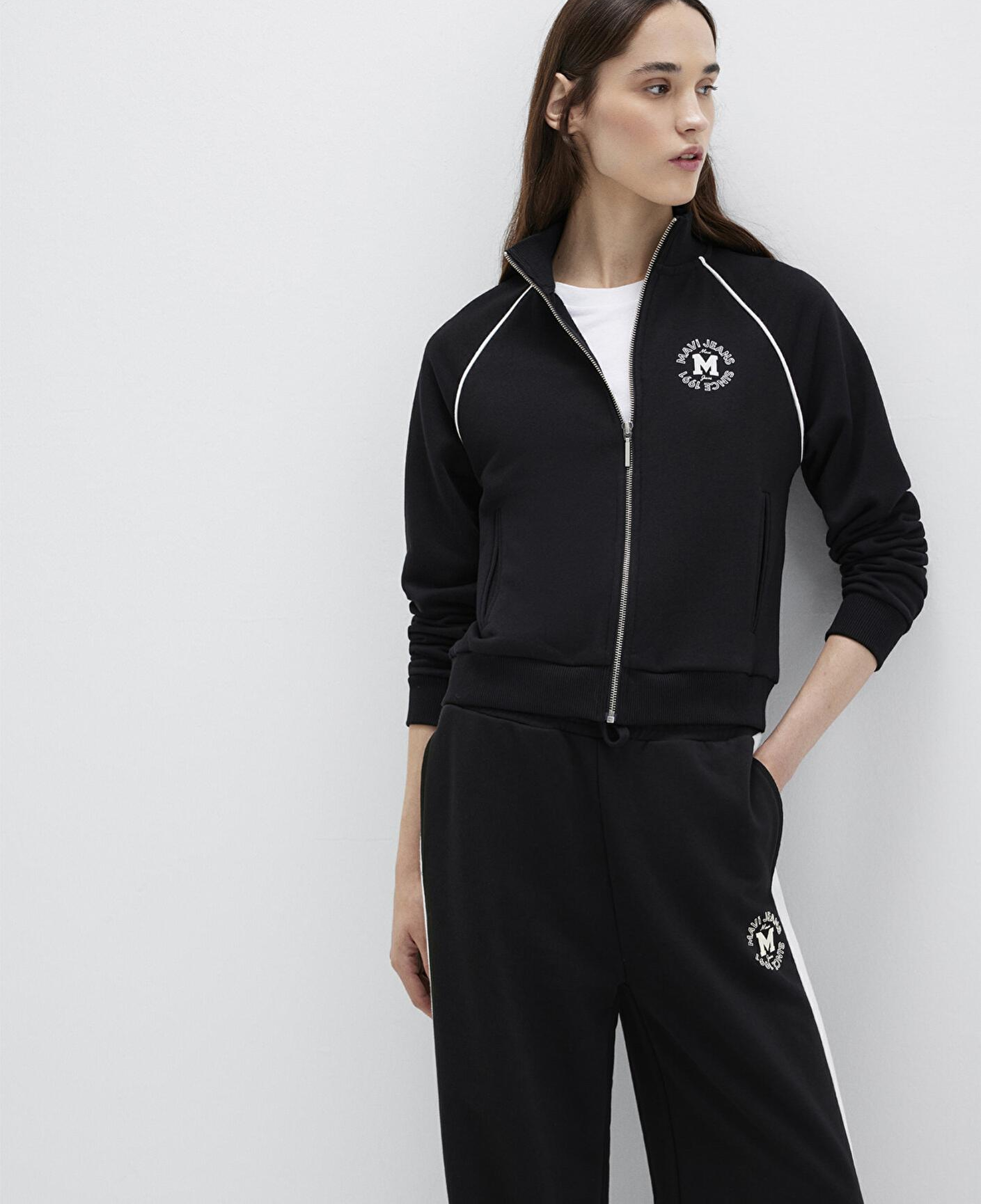 Mavi Biye Detaylı Fermuarlı Siyah Sweatshirt 1S10365-900