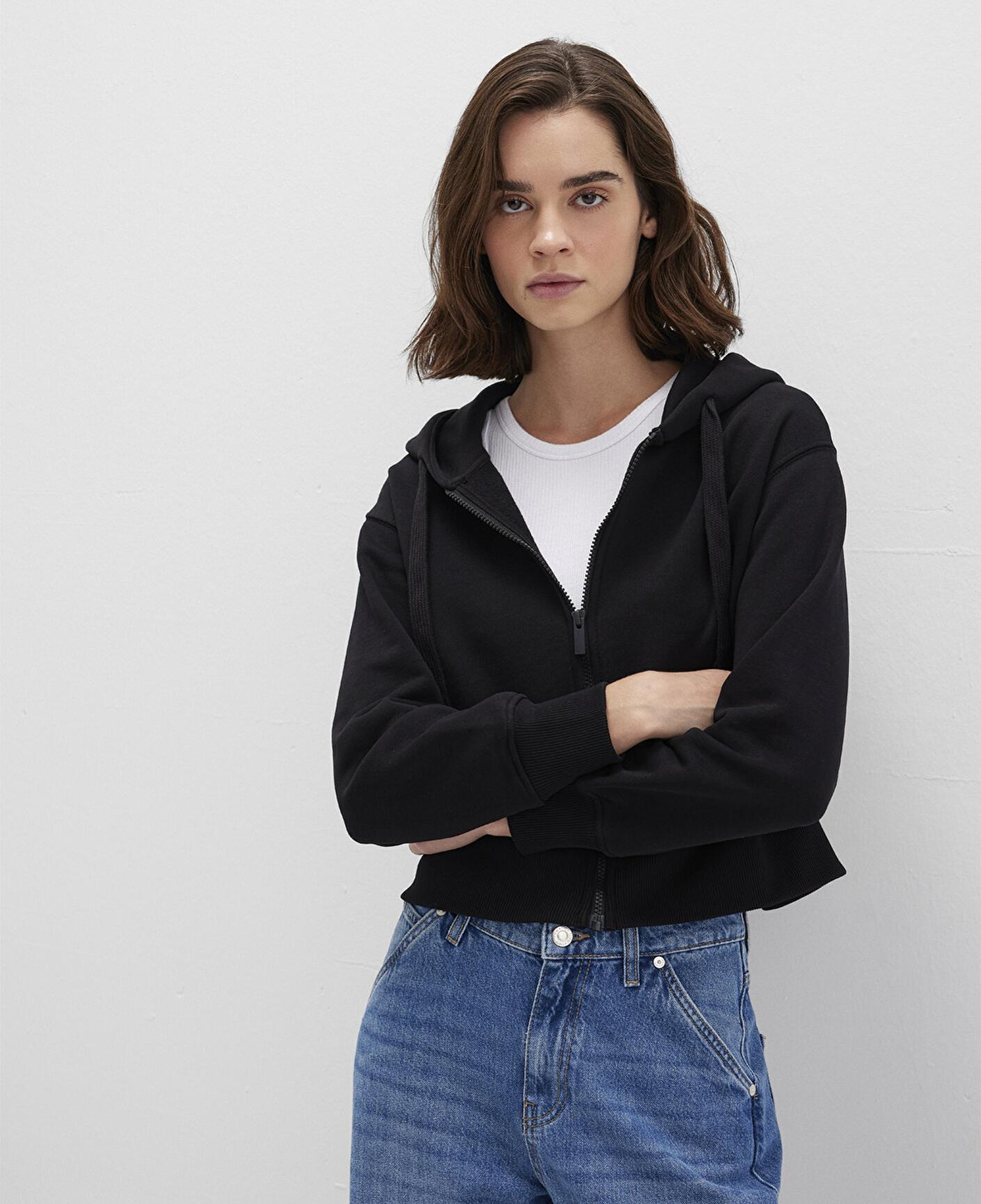 Mavi Kapüşonlu Siyah Basic Crop Sweatshirt 1S10388-900