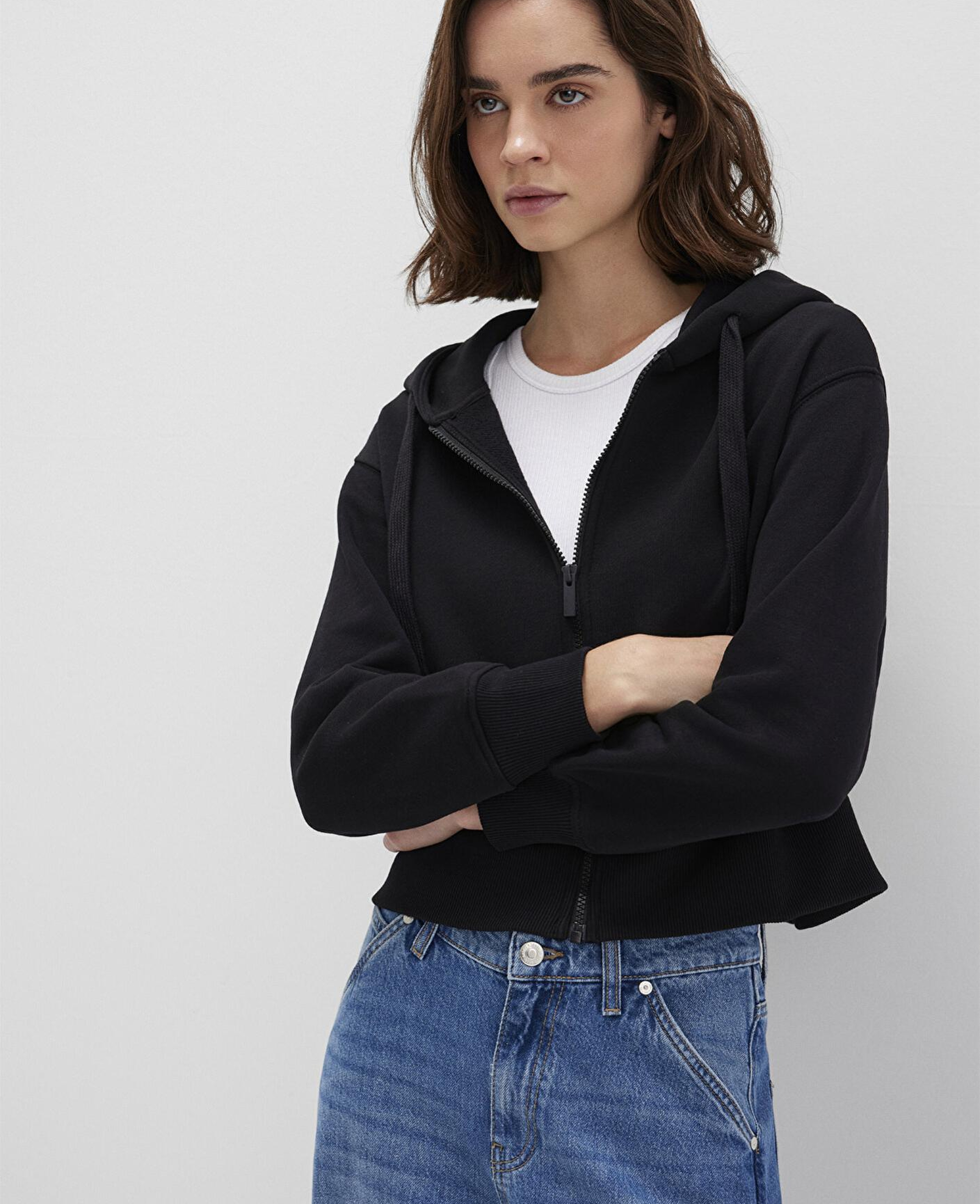 Mavi Kapüşonlu Siyah Basic Crop Sweatshirt 1S10388-900