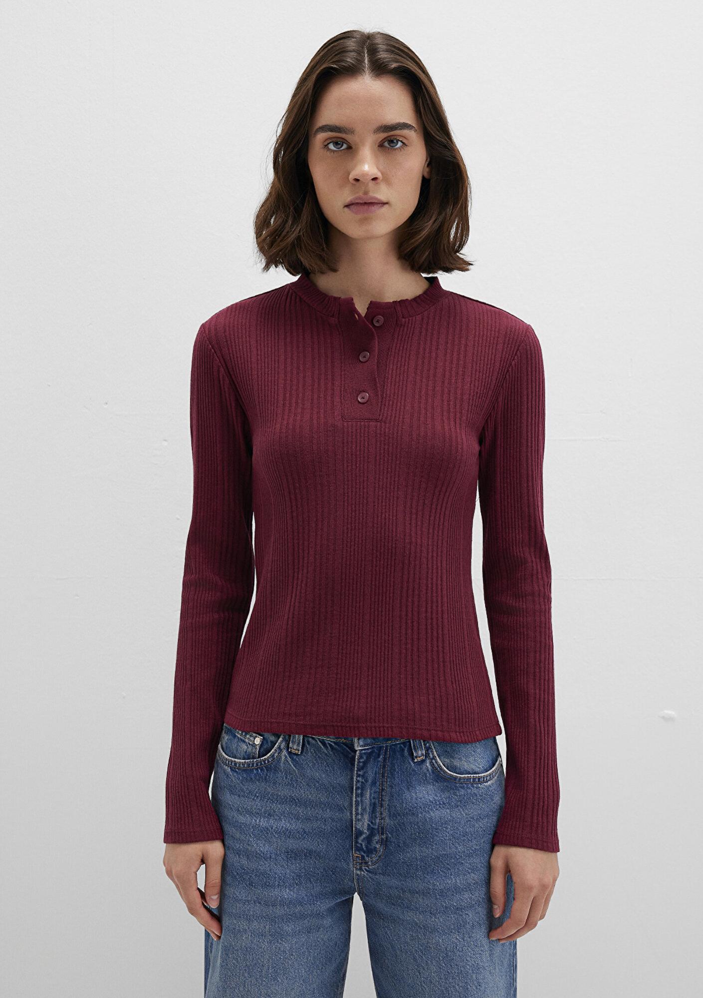 Mavi Düğme Detaylı Bordo Tişört Fitted / Vücuda Oturan Kesim 1613374-70427