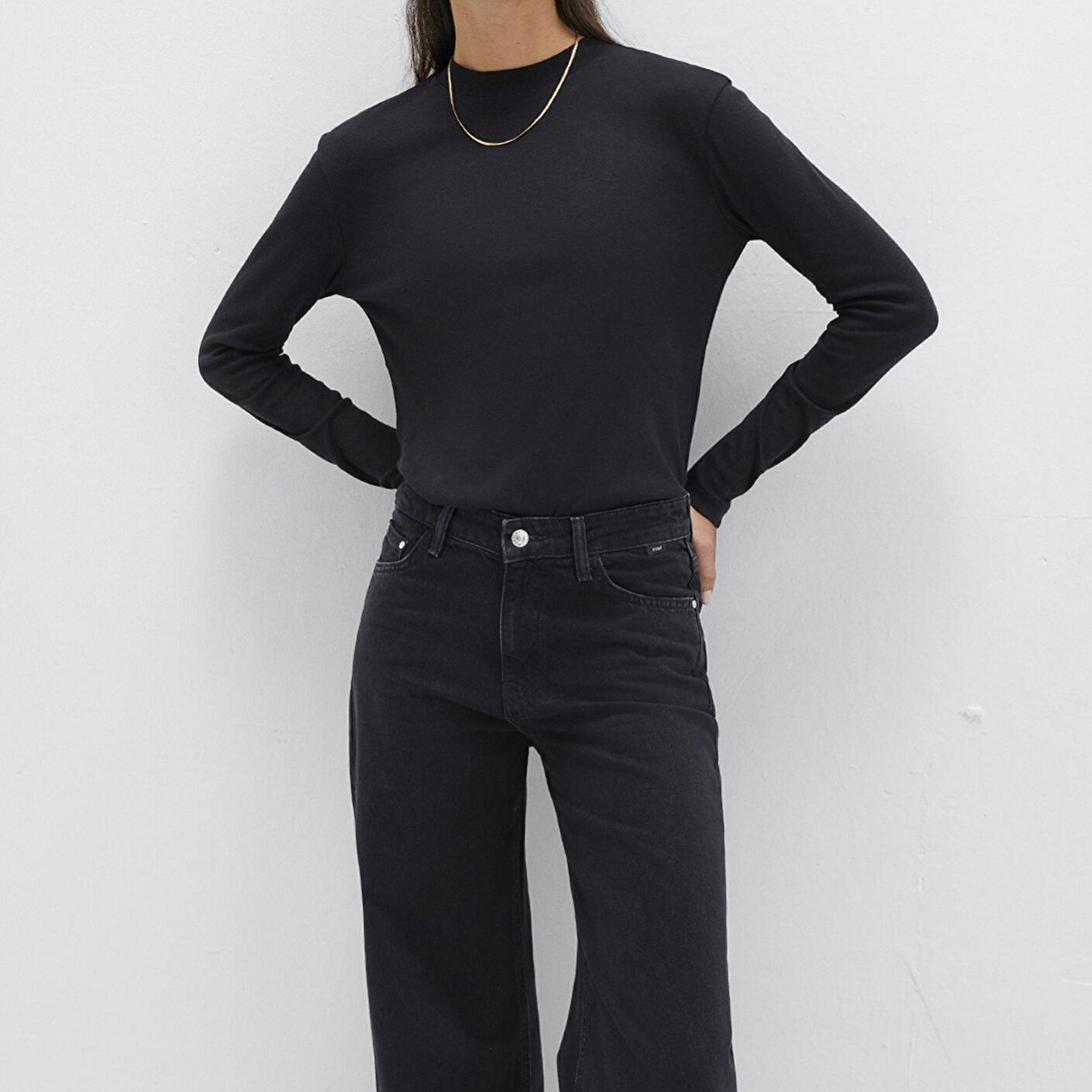 Mavi Uzun Kollu Siyah Tişört Slim Fit / Dar Kesim 1613352-900