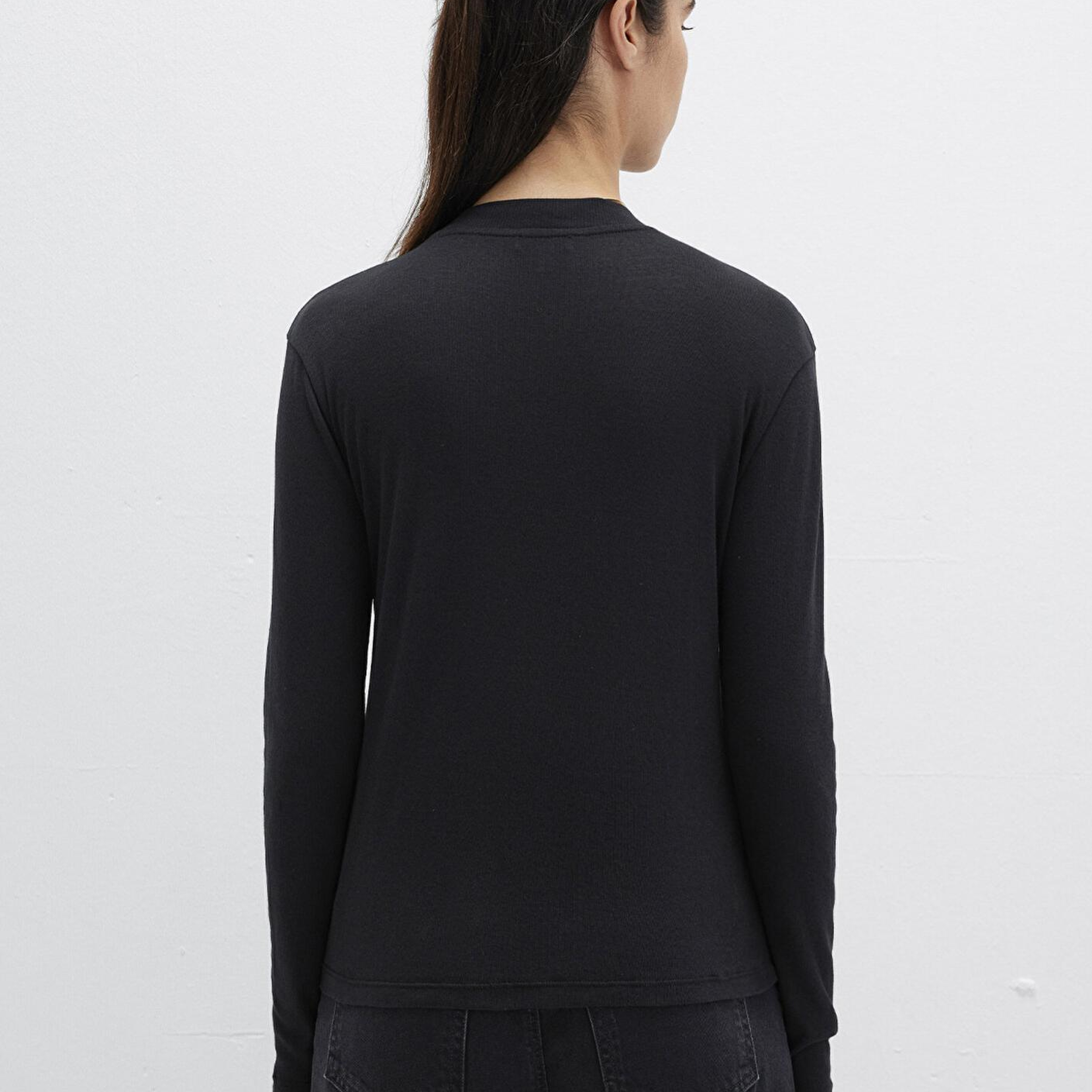 Mavi Uzun Kollu Siyah Tişört Slim Fit / Dar Kesim 1613352-900