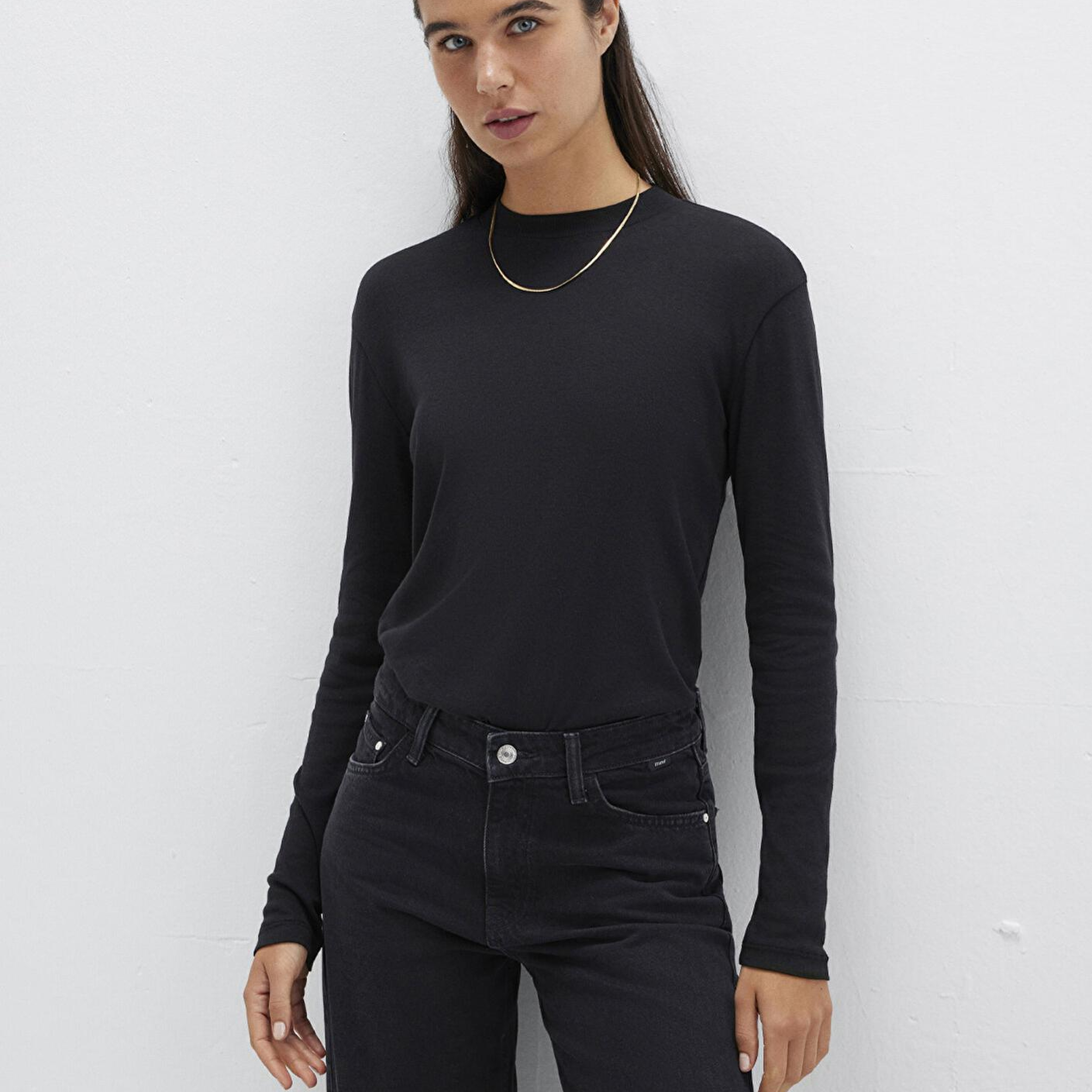 Mavi Uzun Kollu Siyah Tişört Slim Fit / Dar Kesim 1613352-900