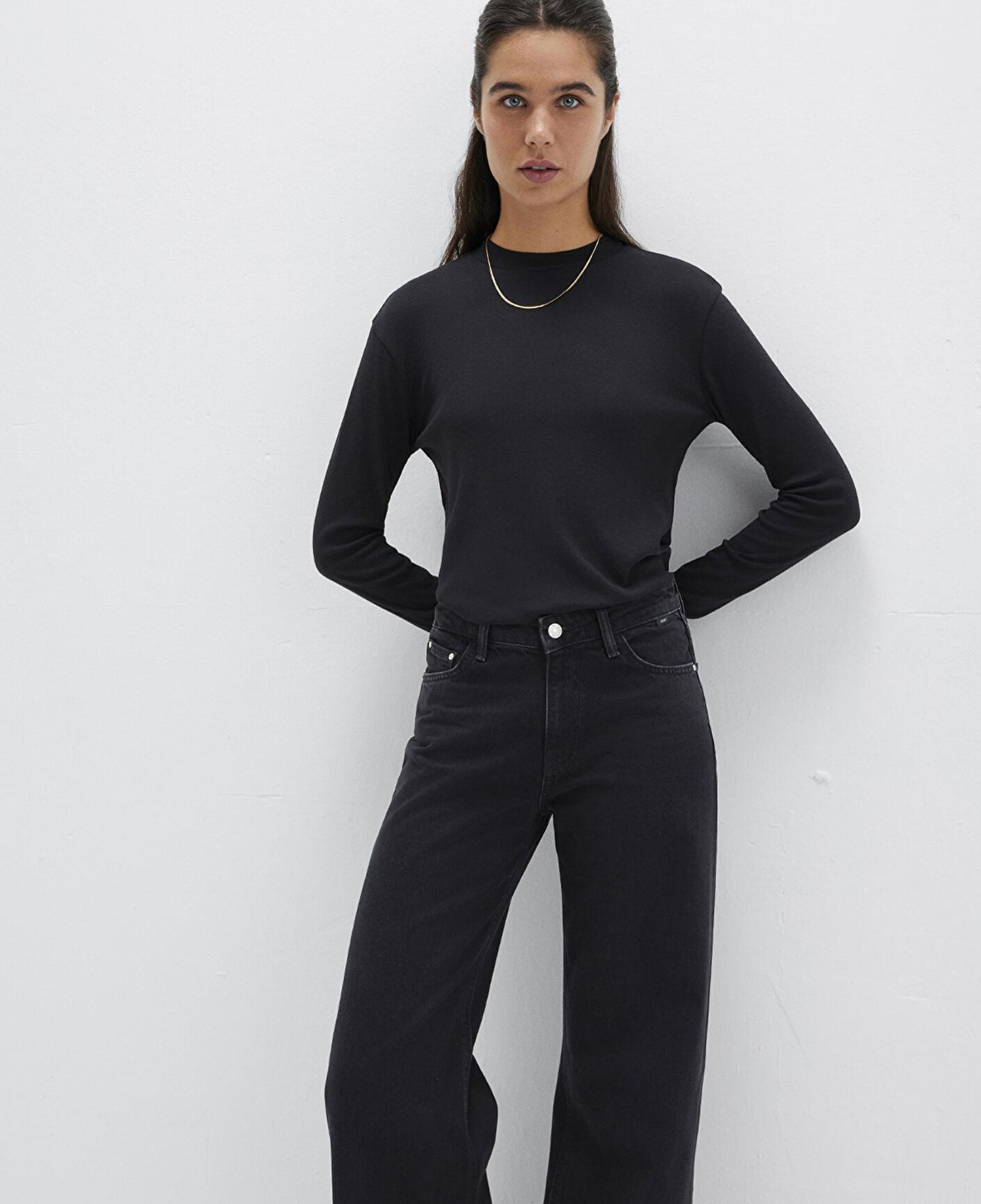 Mavi Uzun Kollu Siyah Tişört Slim Fit / Dar Kesim 1613352-900