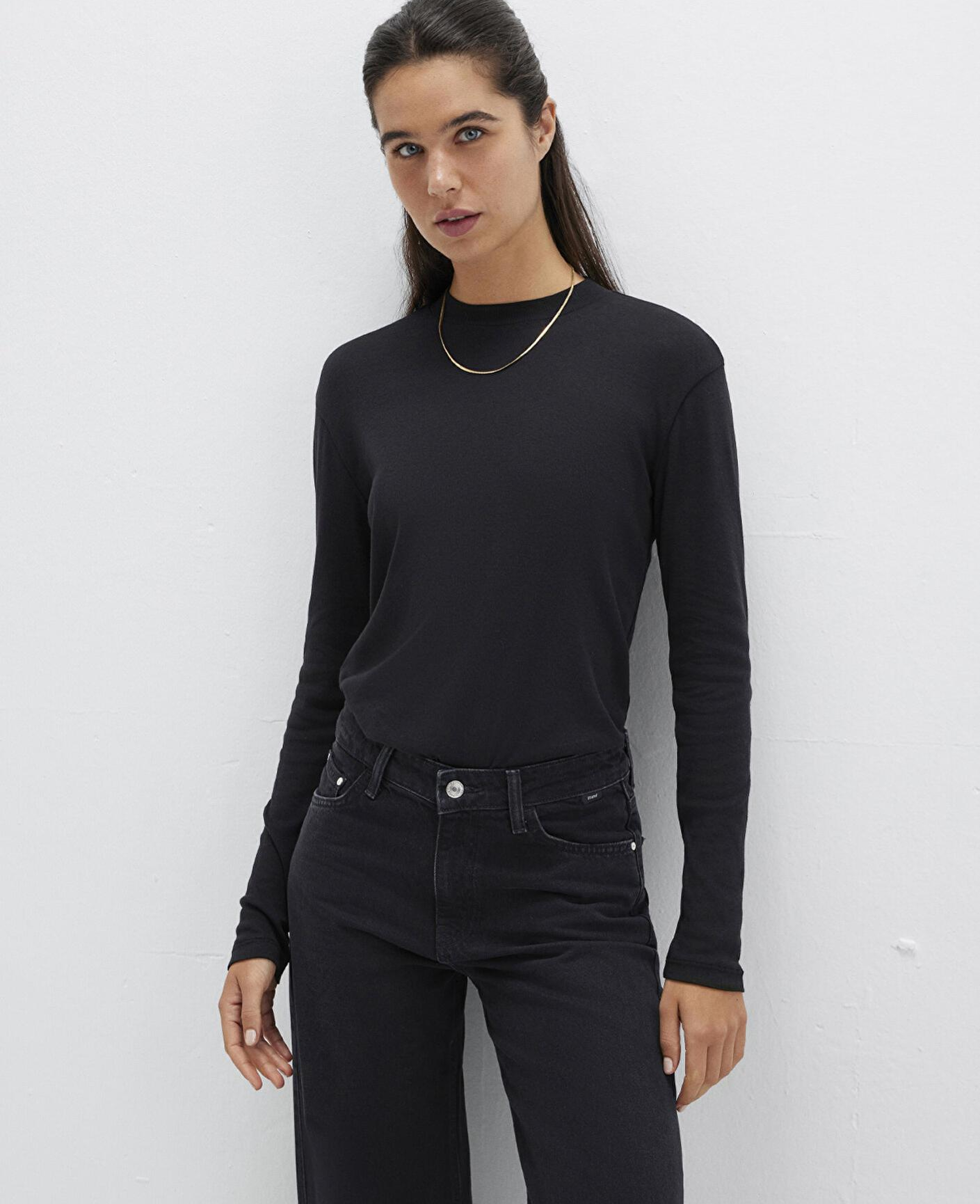 Mavi Uzun Kollu Siyah Tişört Slim Fit / Dar Kesim 1613352-900