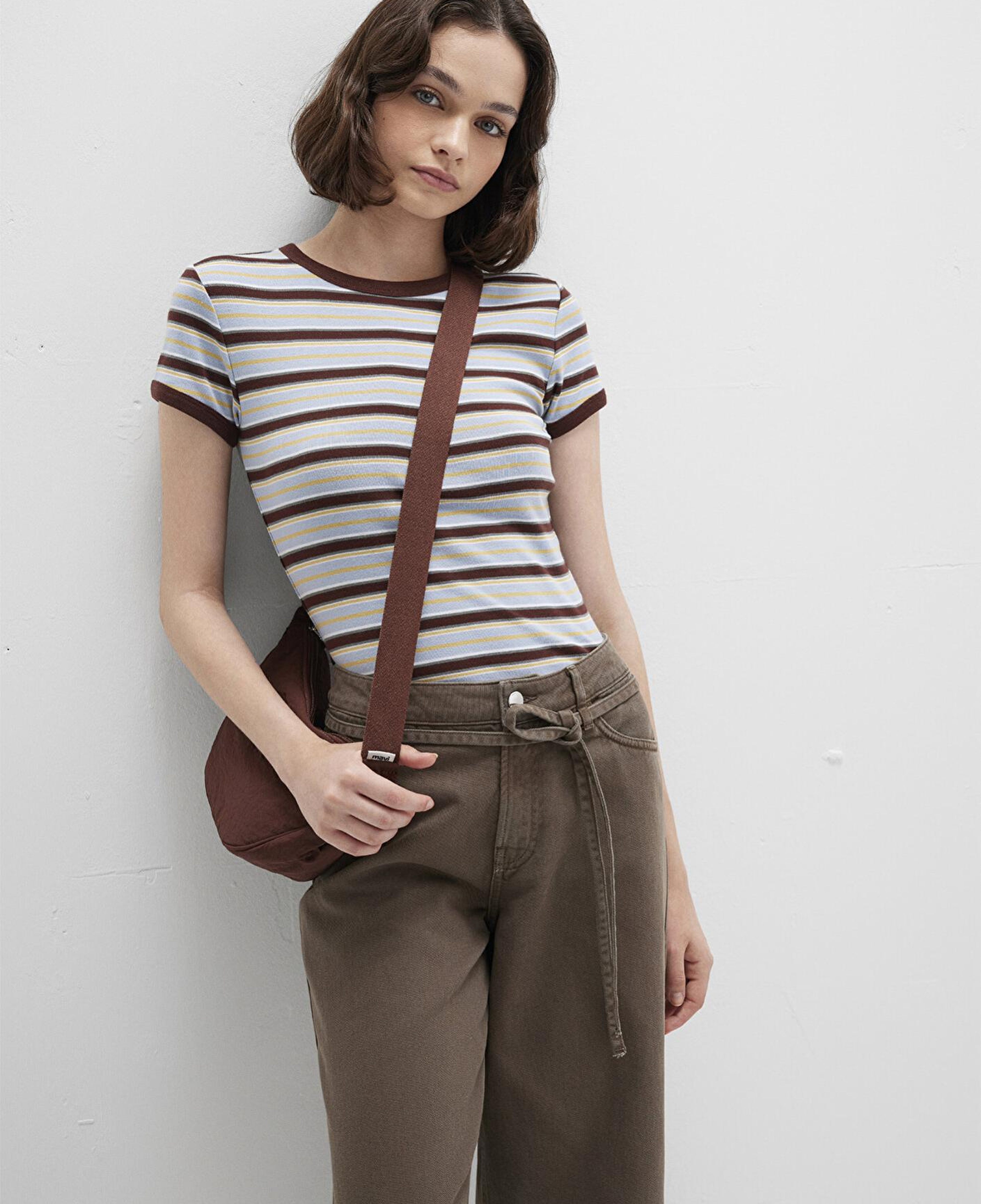 Mavi Kahverengi Çizgili Tişört Fitted / Vücuda Oturan Kesim 1613378-90735