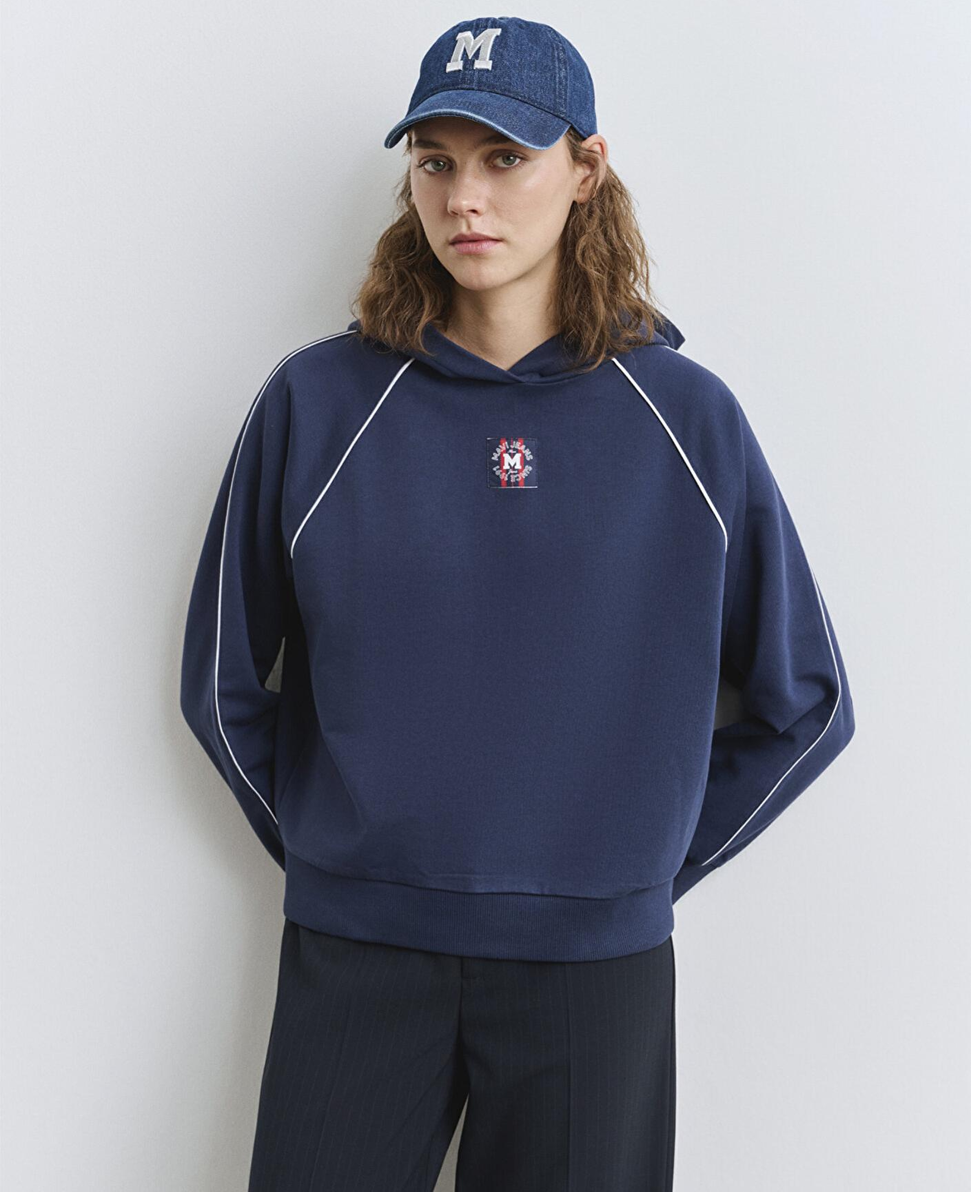 Mavi Biye Detaylı Kapüşonlu Lacivert Sweatshirt 1S10362-87518