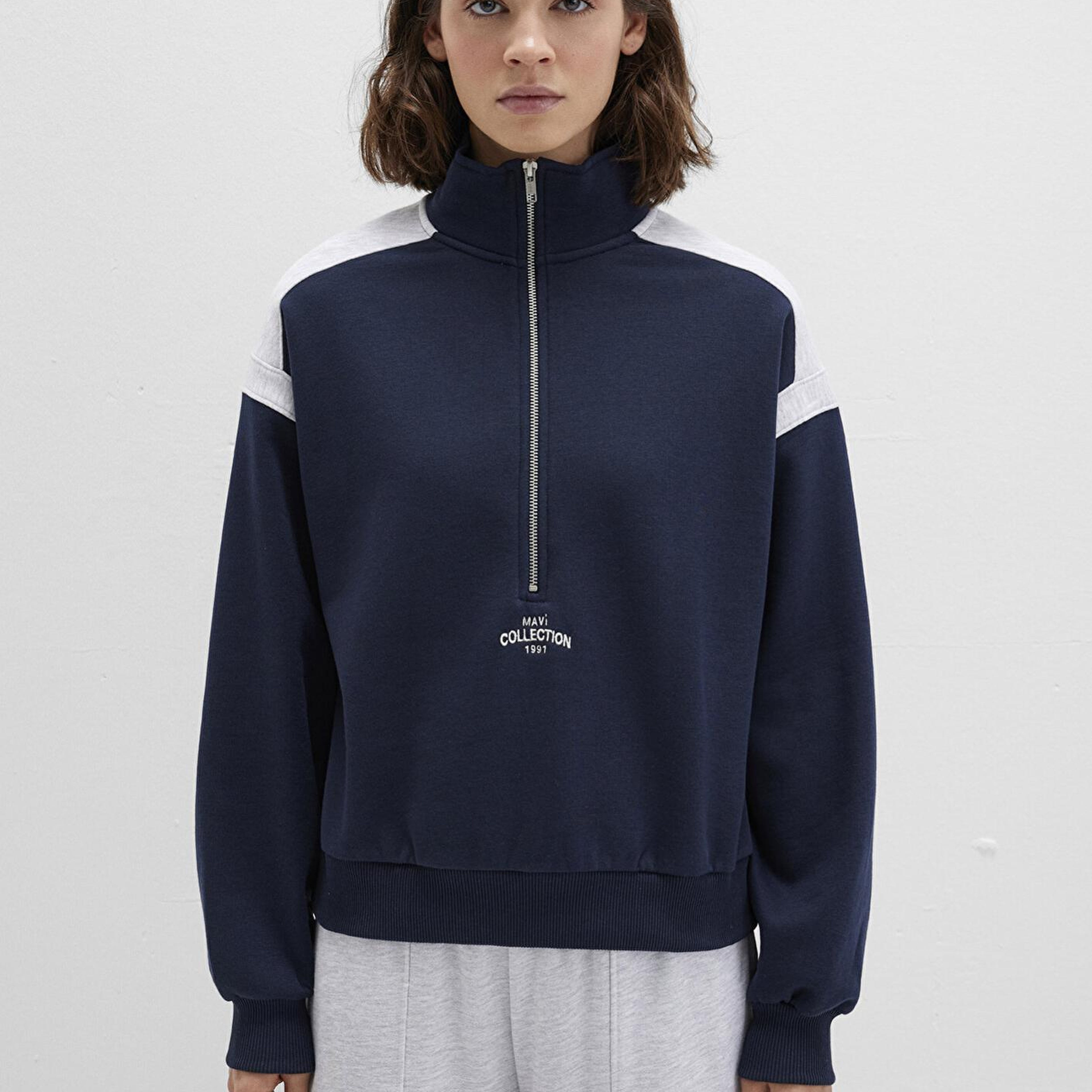 Mavi Yarı Fermuarlı Lacivert Sweatshirt 1S10360-32184