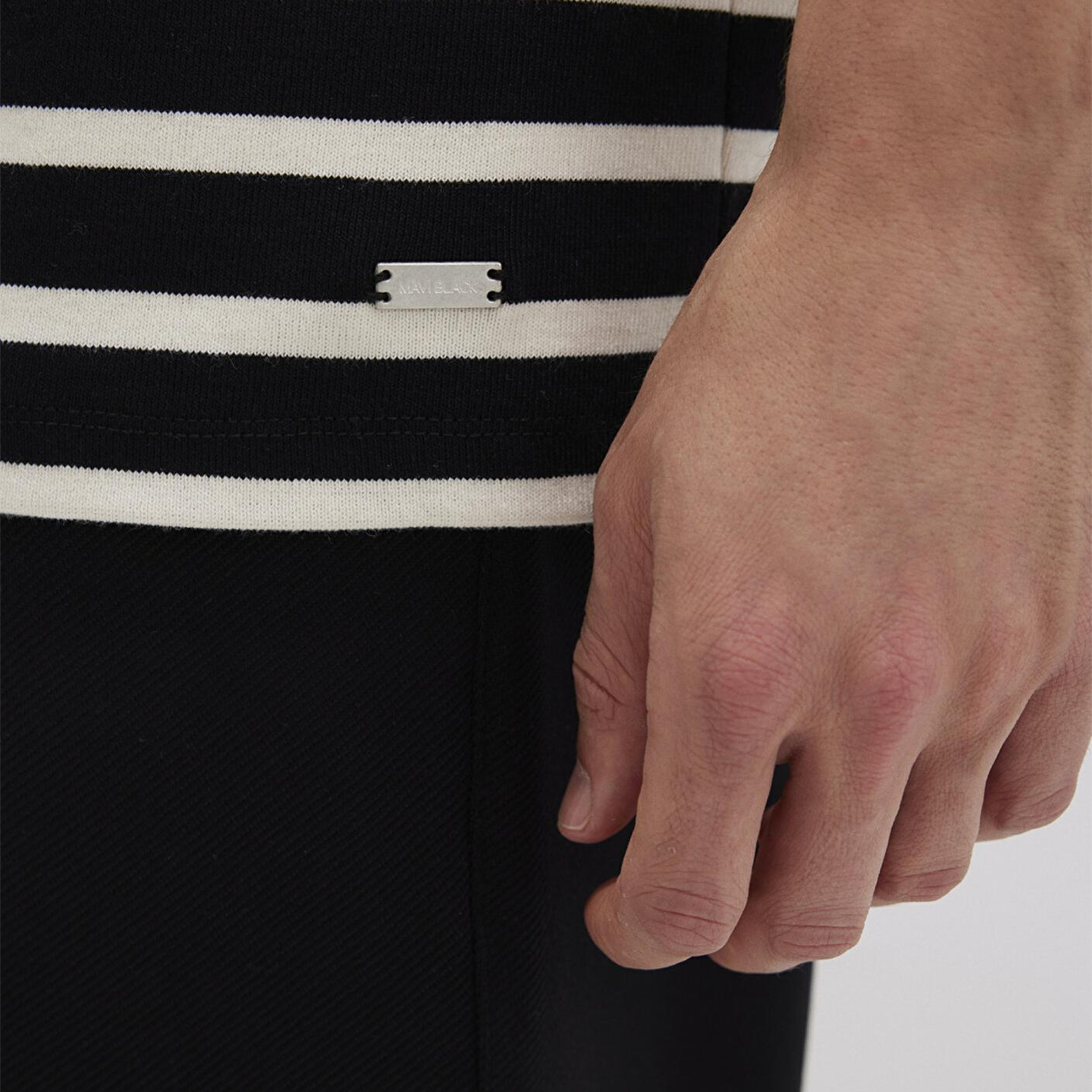 Mavi Mavi Black Ekru Çizgili Siyah Tişört Loose Fit / Bol Rahat Kesim 0612860-70057