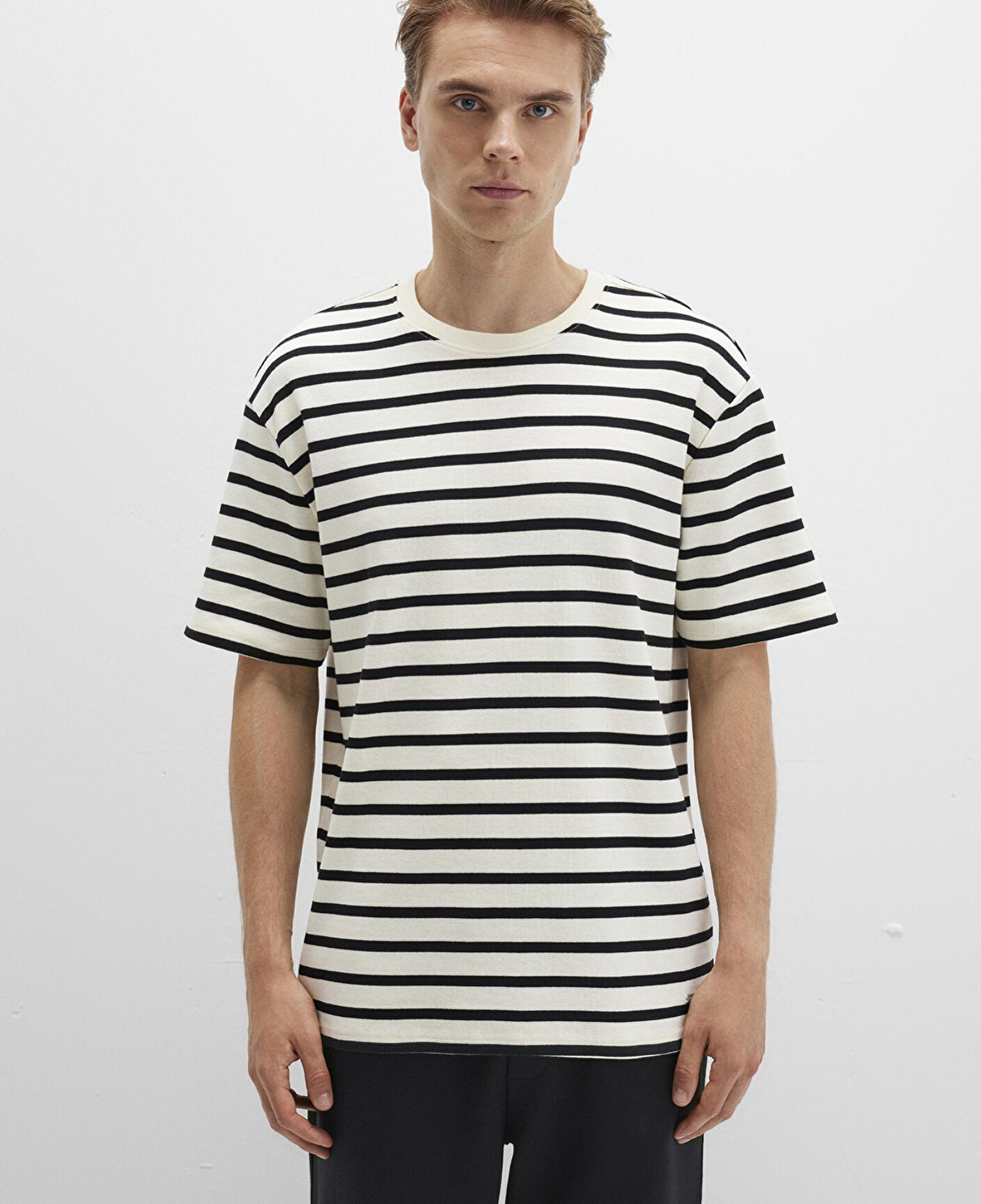 Mavi Mavi Black Siyah Çizgili Ekru Tişört Loose Fit / Bol Rahat Kesim 0612860-900