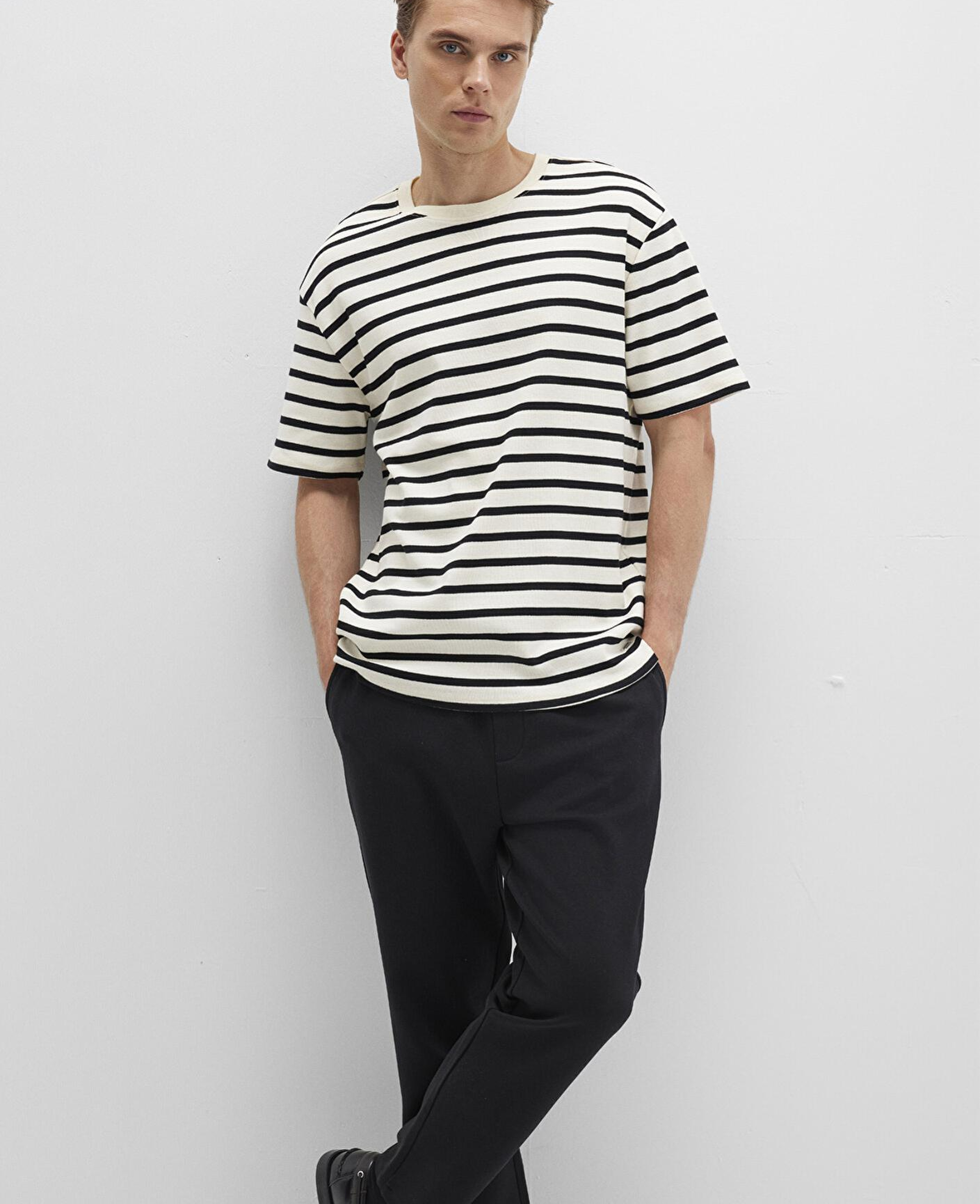 Mavi Mavi Black Siyah Çizgili Ekru Tişört Loose Fit / Bol Rahat Kesim 0612860-900