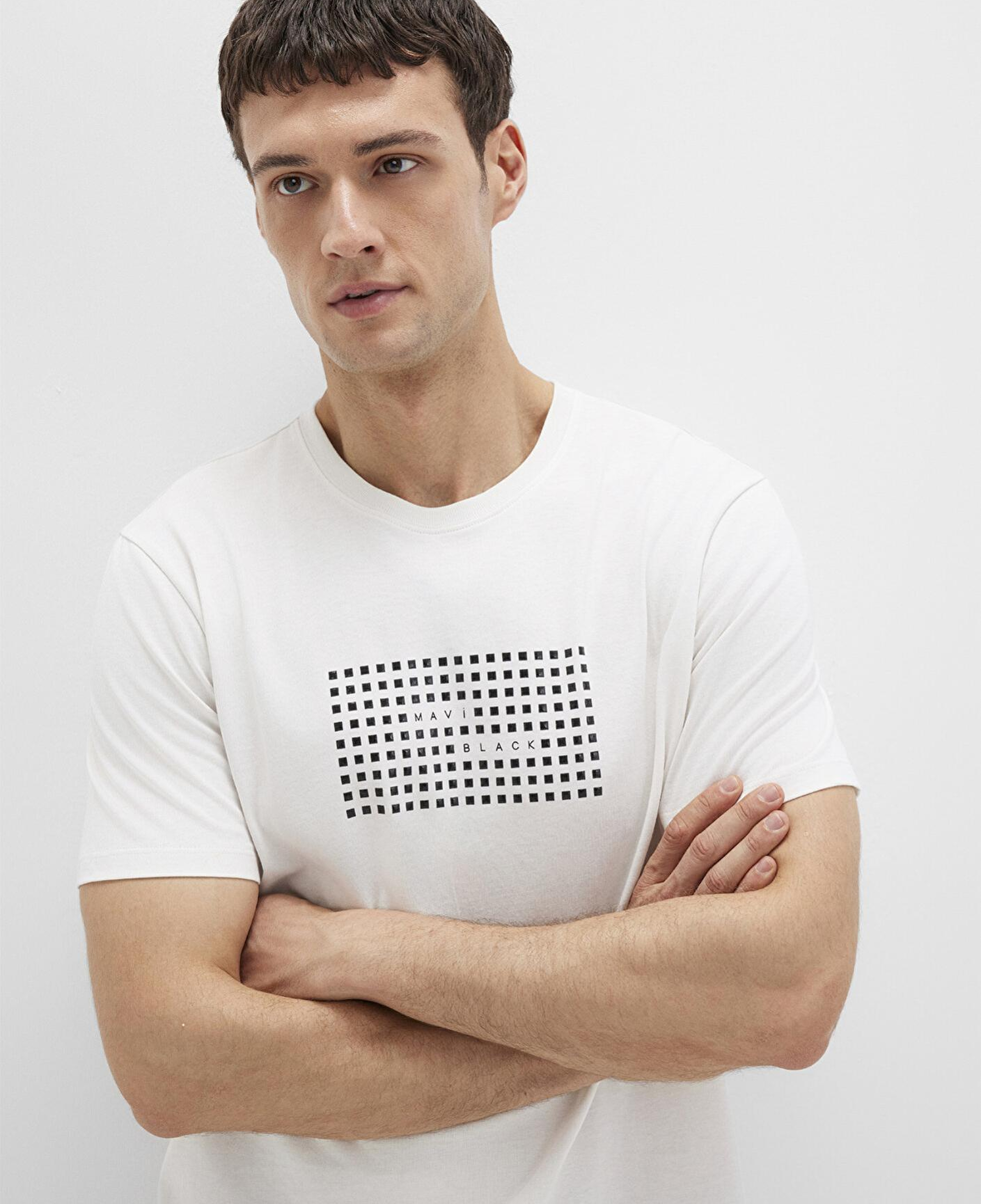 Mavi Mavi Black Baskılı Ekru Tişört Regular Fit / Normal Kesim 0612866-70057