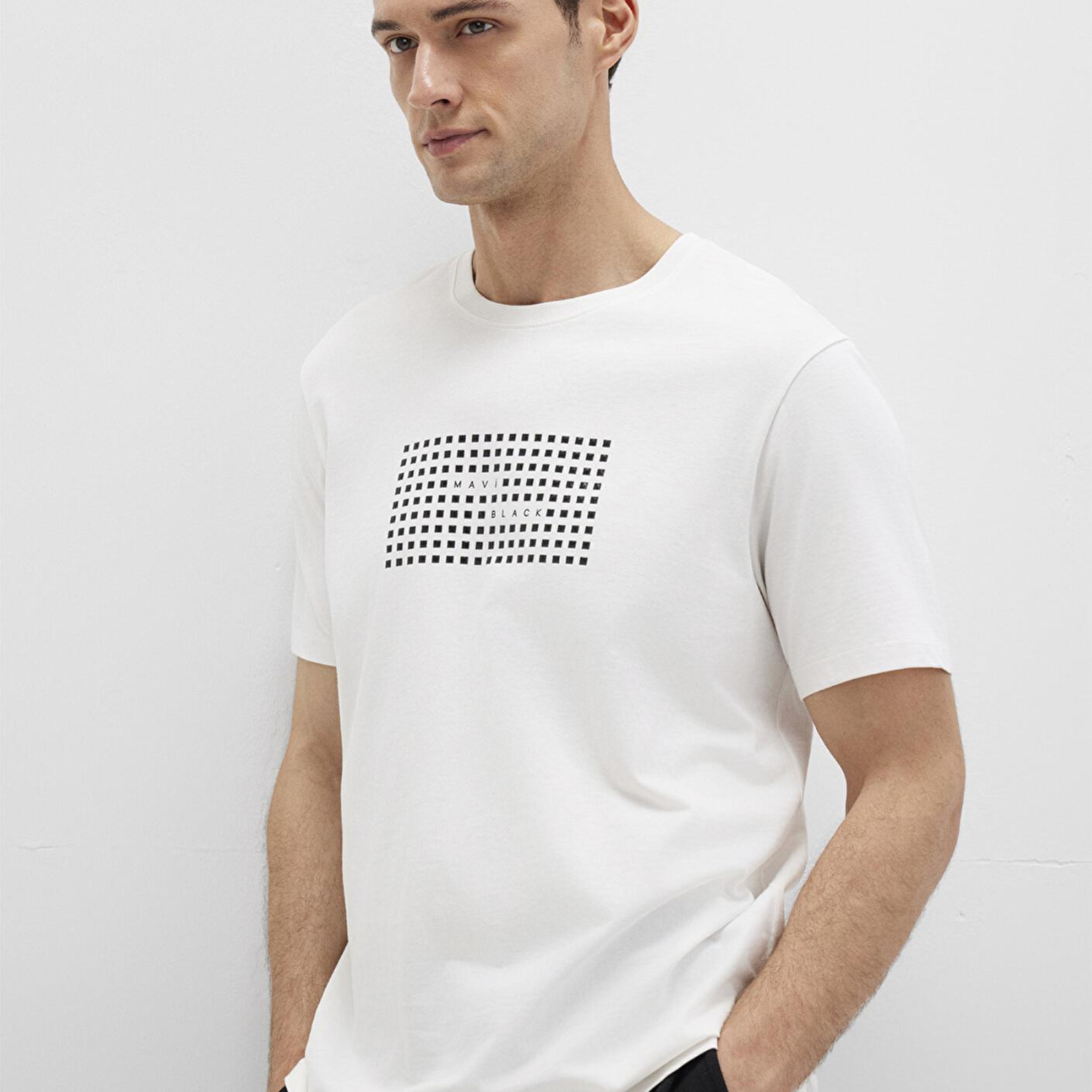 Mavi Mavi Black Baskılı Ekru Tişört Regular Fit / Normal Kesim 0612866-70057