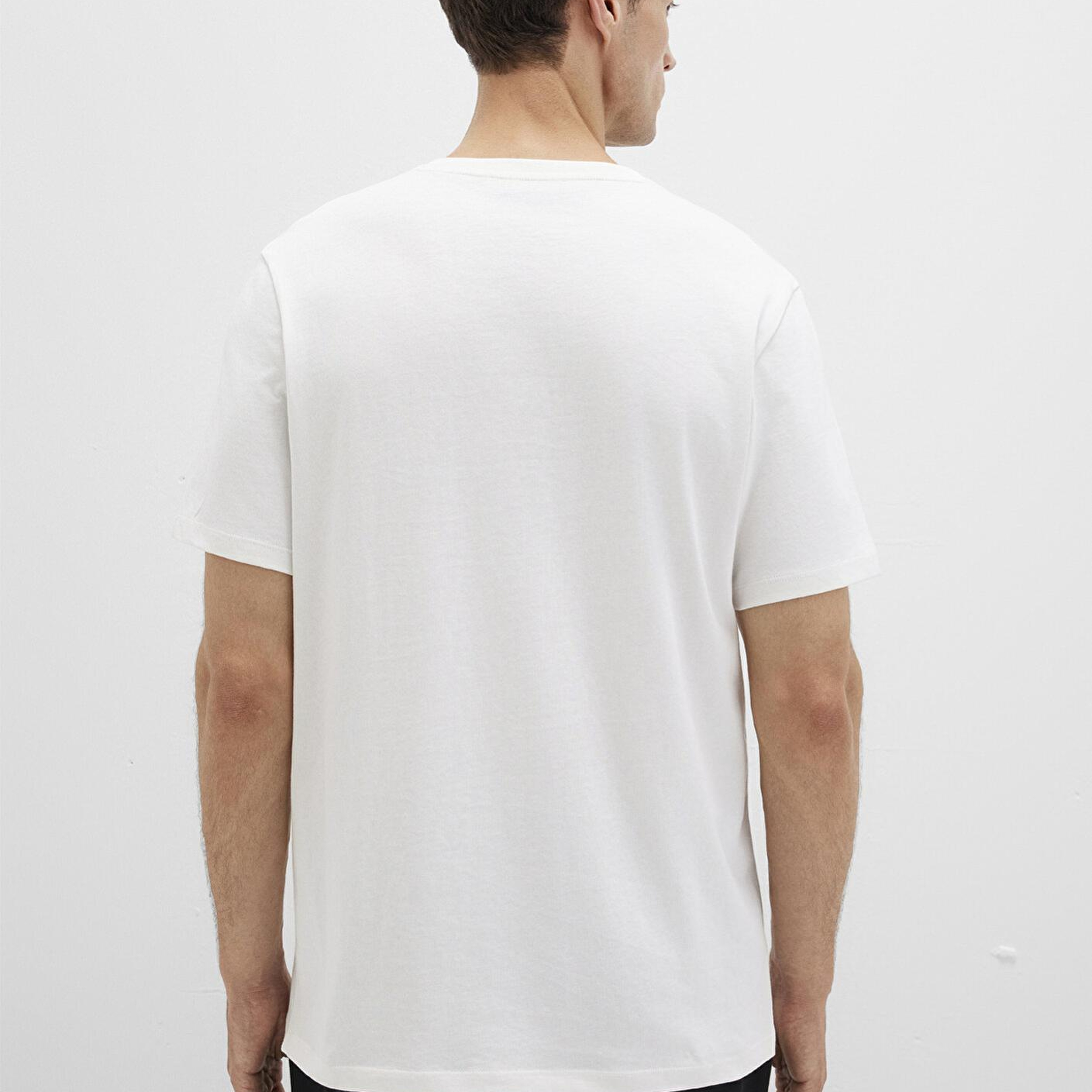 Mavi Mavi Black Baskılı Ekru Tişört Regular Fit / Normal Kesim 0612866-70057