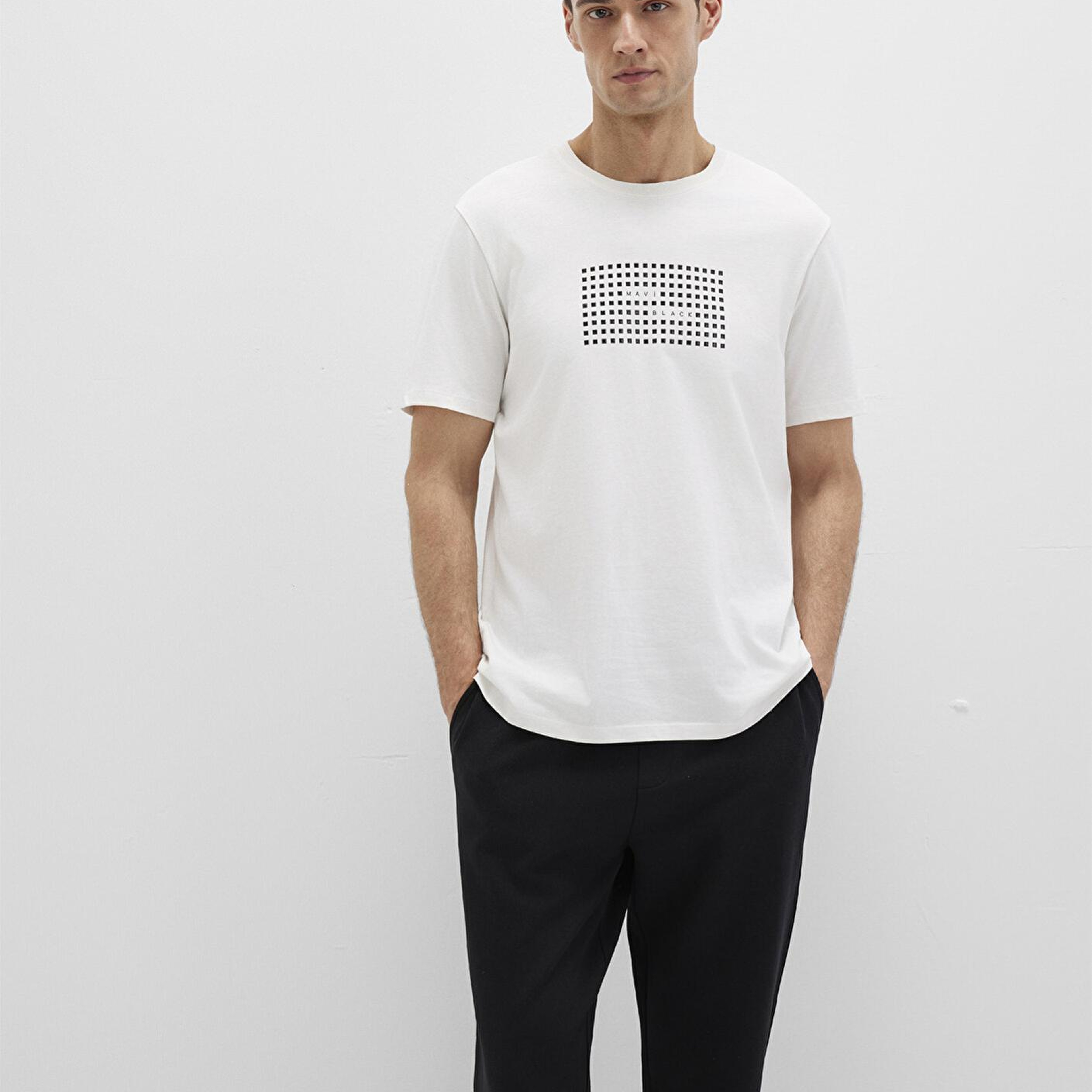 Mavi Mavi Black Baskılı Ekru Tişört Regular Fit / Normal Kesim 0612866-70057