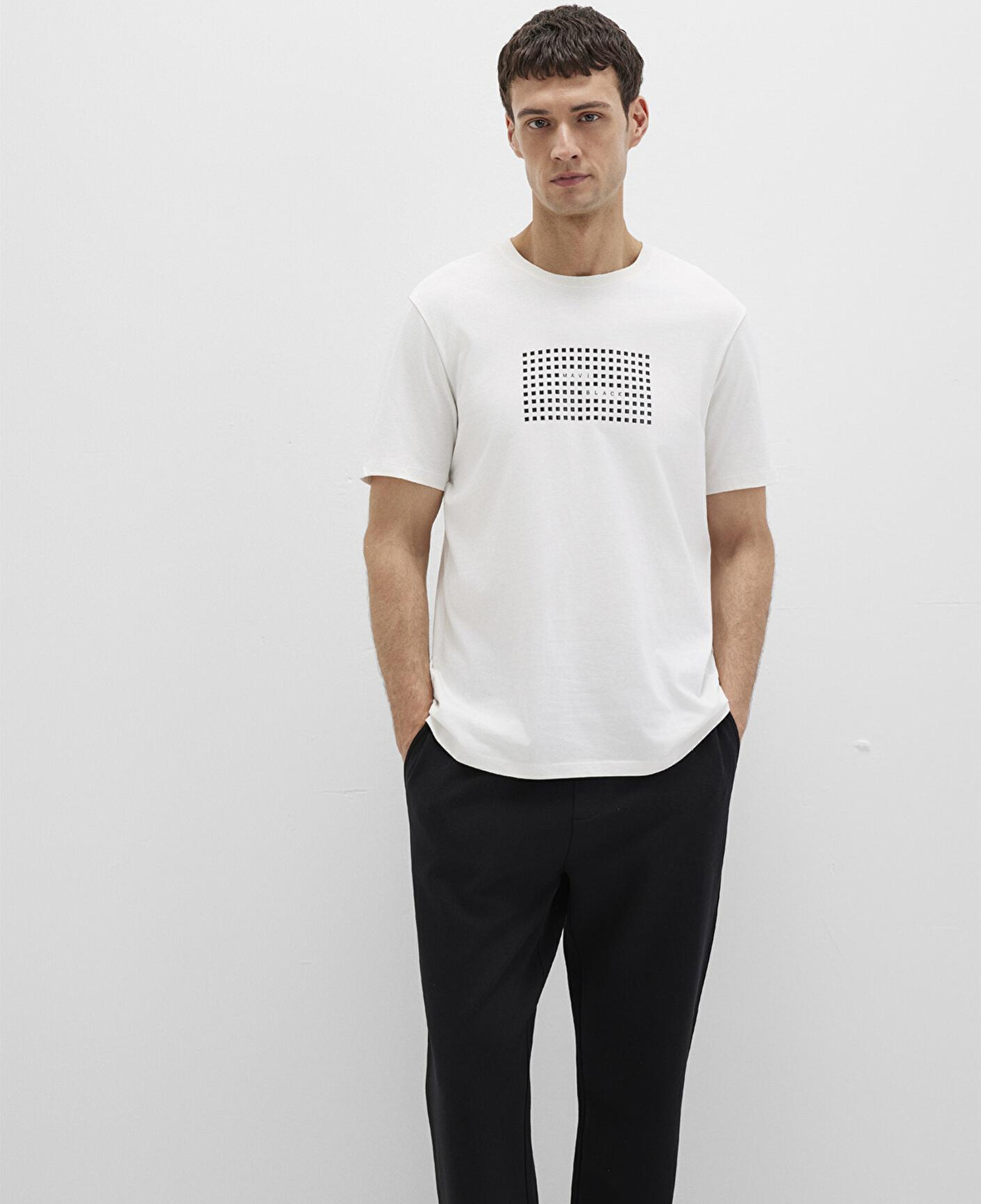 Mavi Mavi Black Baskılı Ekru Tişört Regular Fit / Normal Kesim 0612866-70057