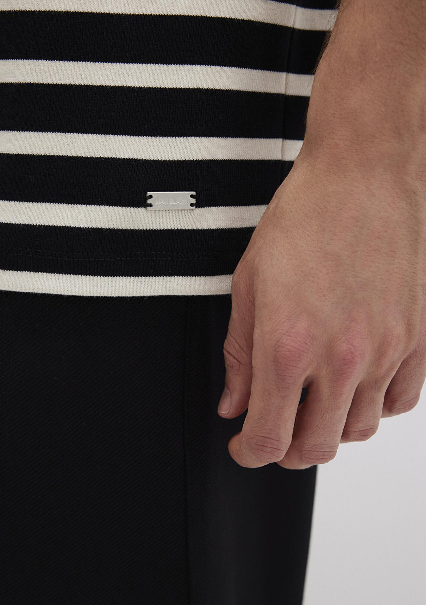 Mavi Mavi Black Ekru Çizgili Siyah Tişört Loose Fit / Bol Rahat Kesim 0612860-70057