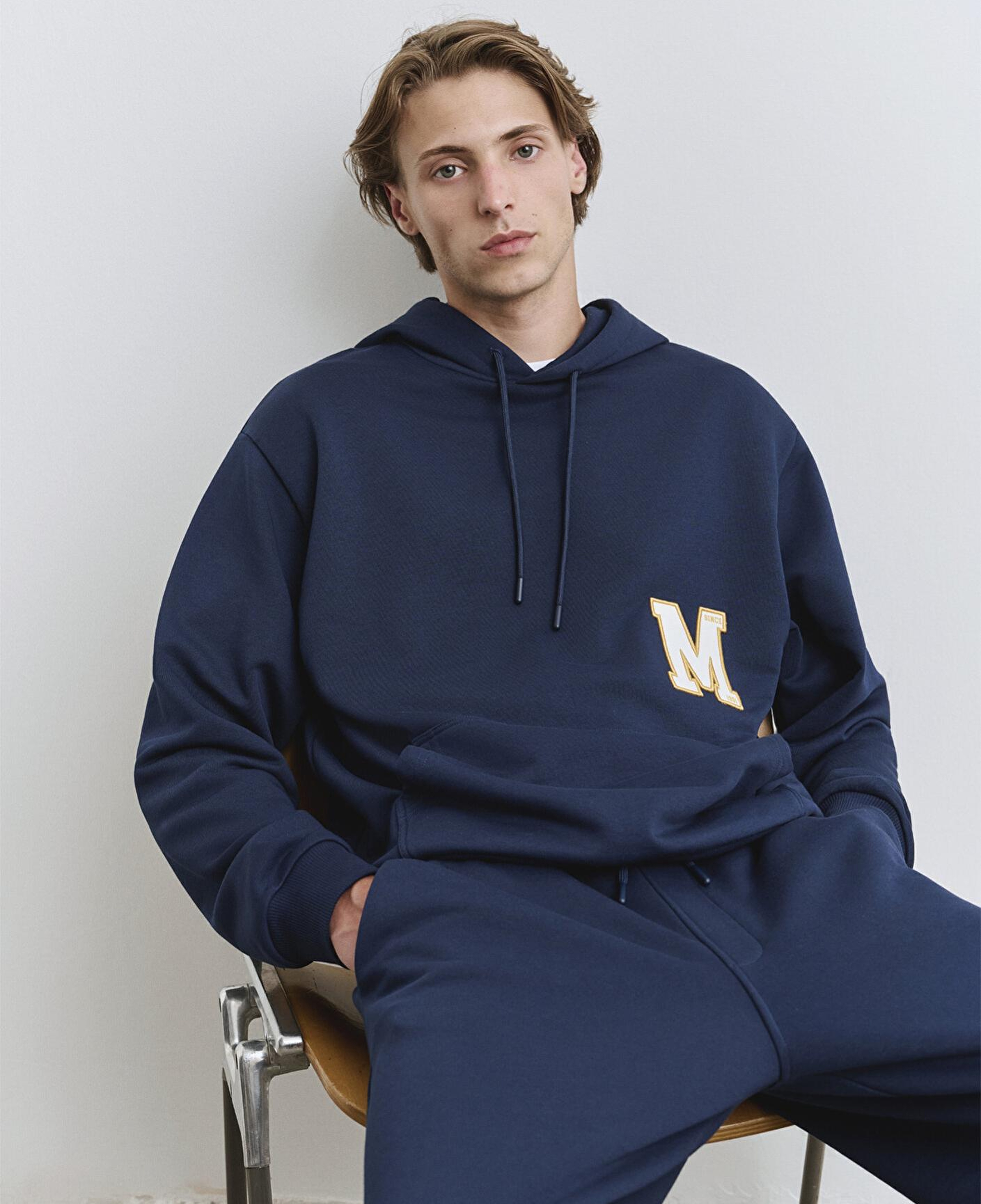 Mavi Sırt Baskılı Kapüşonlu Lacivert Sweatshirt 0S10375-89353