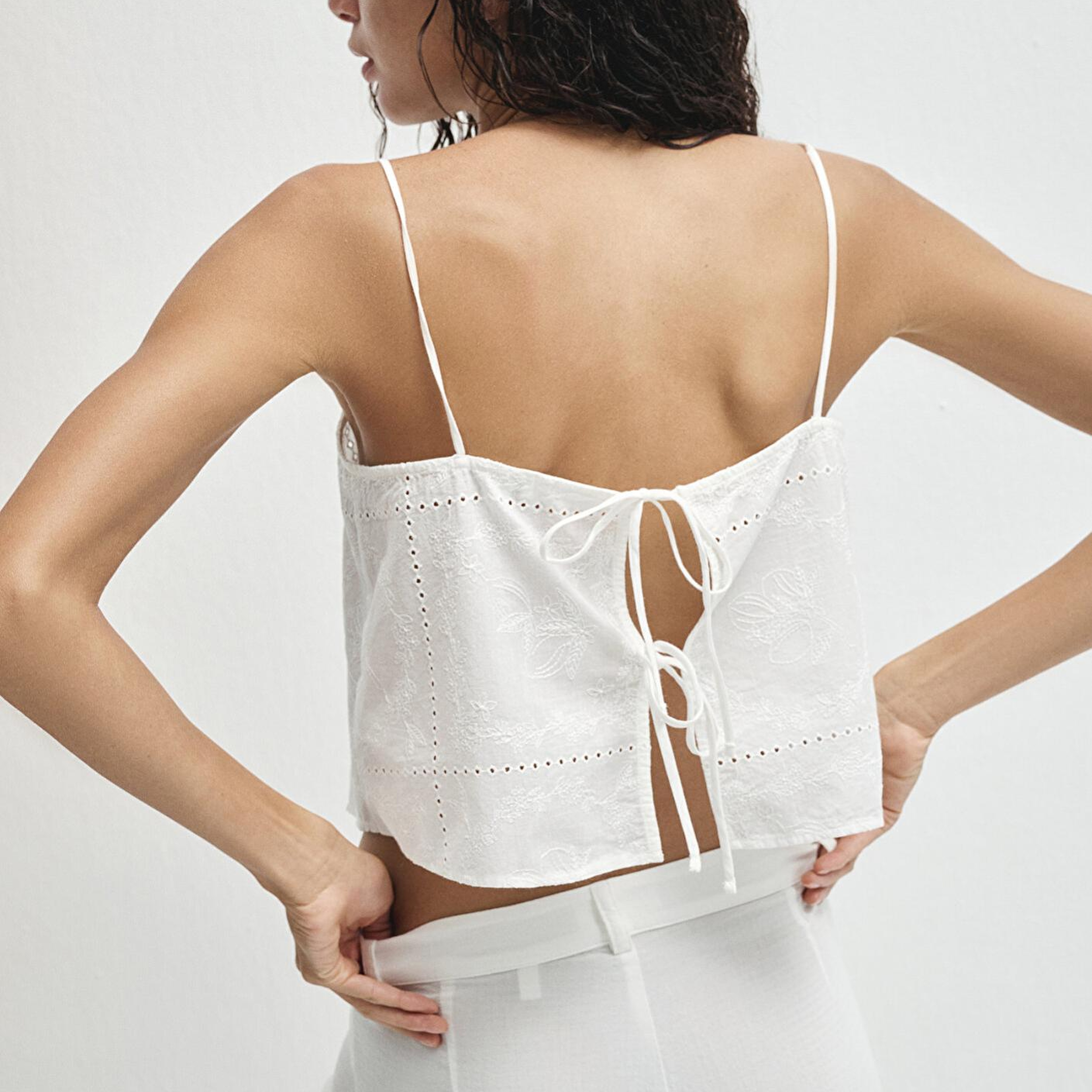 Mavi Fisto İşlemeli Ekru Bluz 1211218-70057