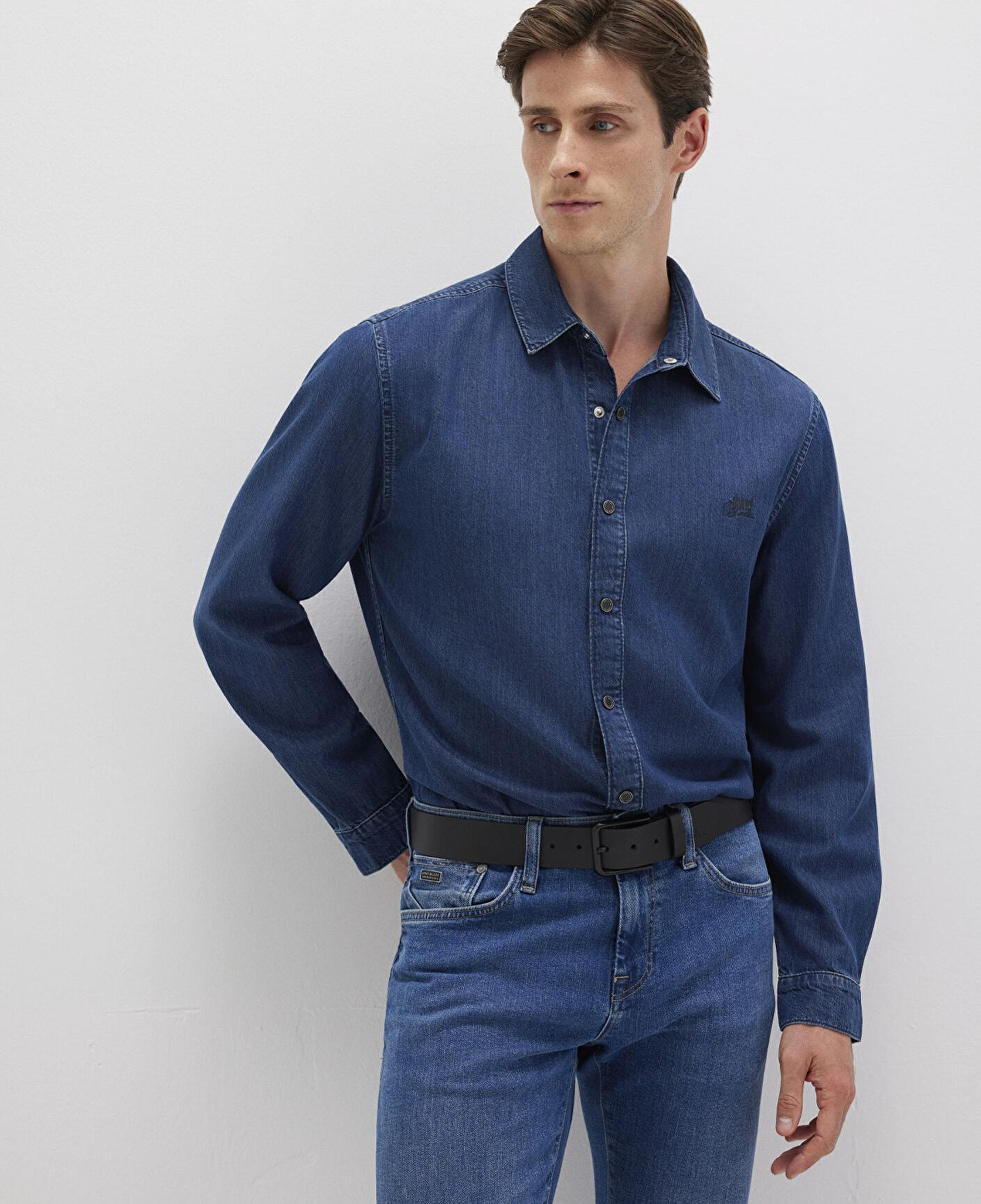 Mavi Roy Lux Black Koyu Indigo Mavisi Jean Gömlek Slim Fit / Dar Kesim 0210496-90767