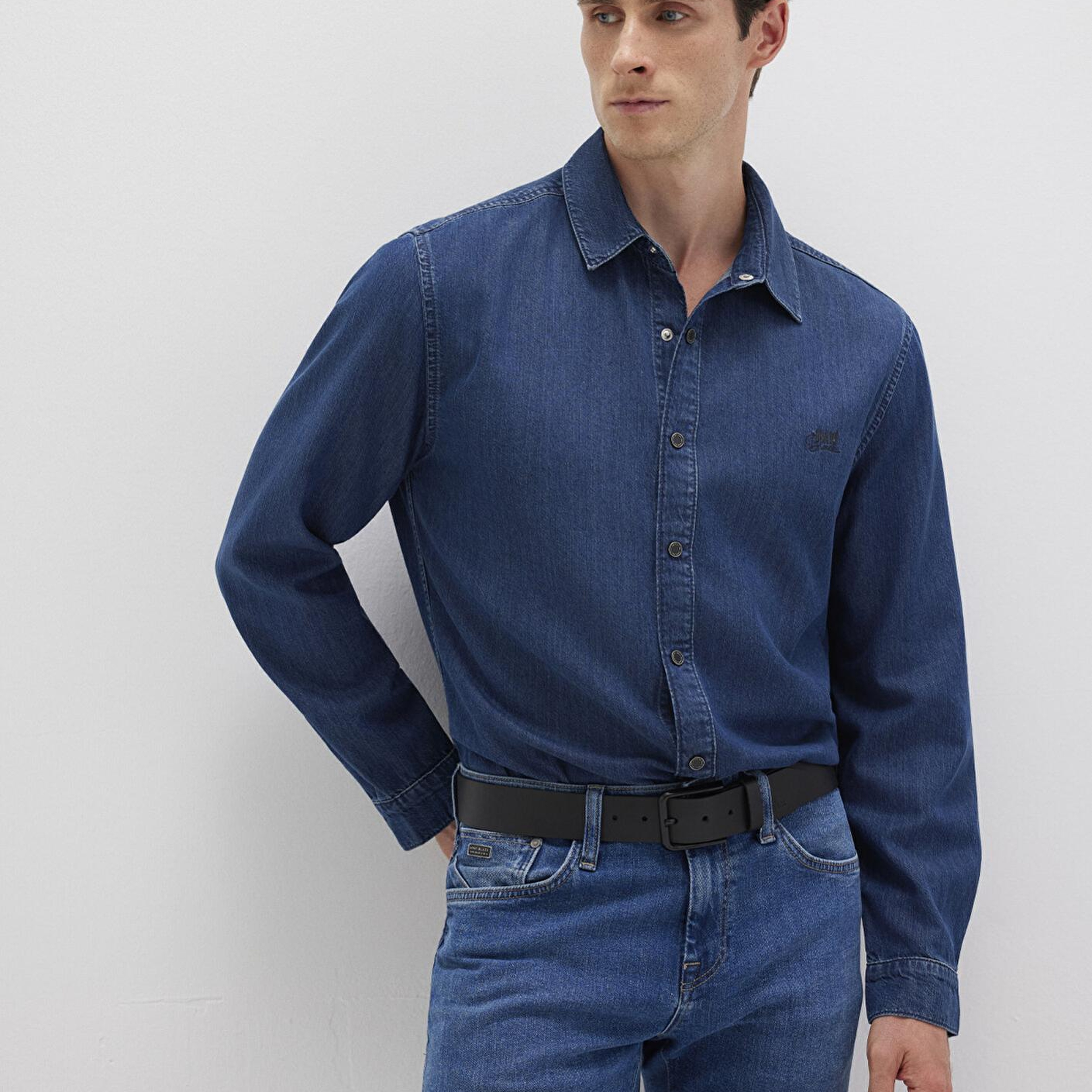 Mavi Roy Lux Black Koyu Indigo Mavisi Jean Gömlek Slim Fit / Dar Kesim 0210496-90767