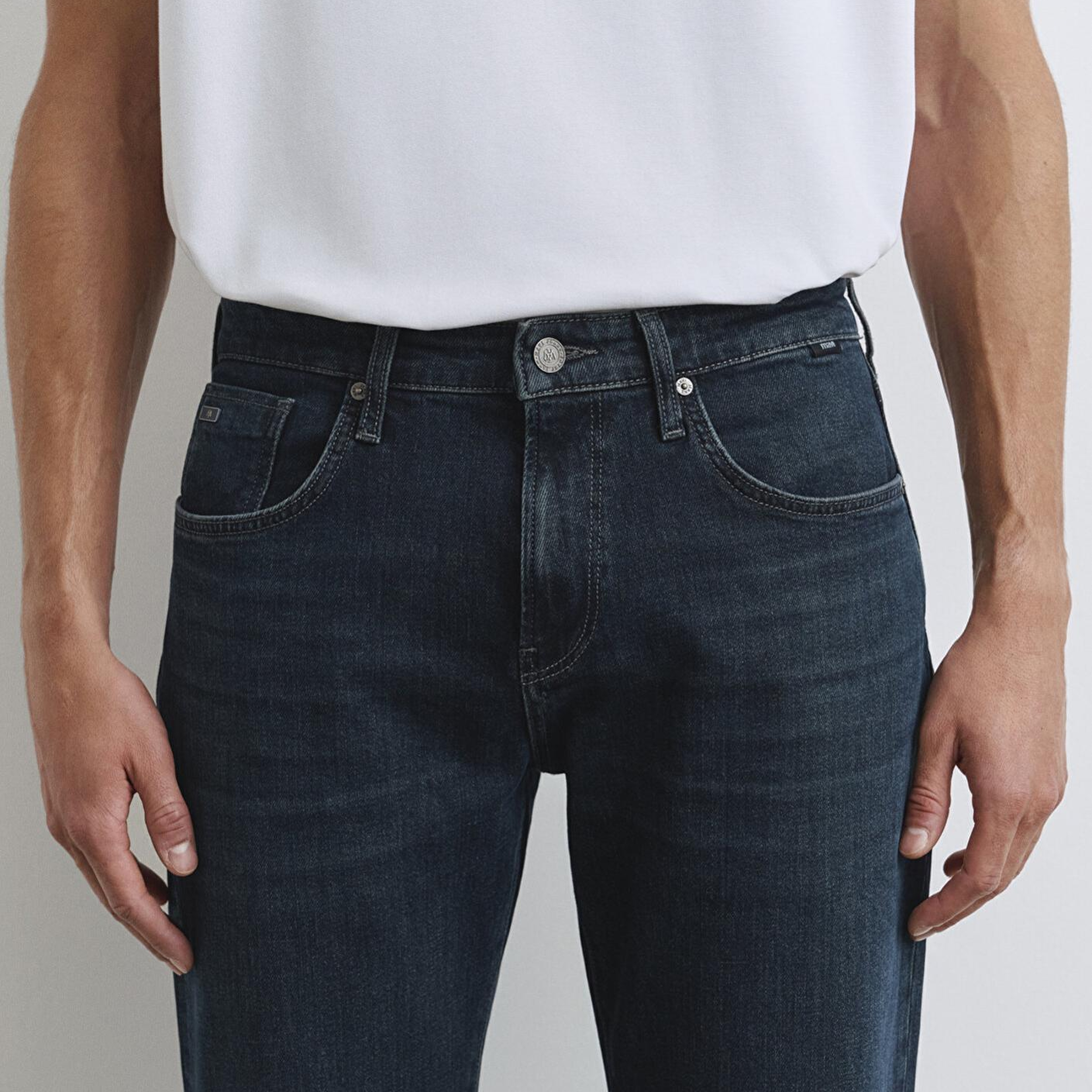 Mavi Lisbon Classic Denim Koyu Mavi Gölgeli Jean Pantolon 0010039-90646