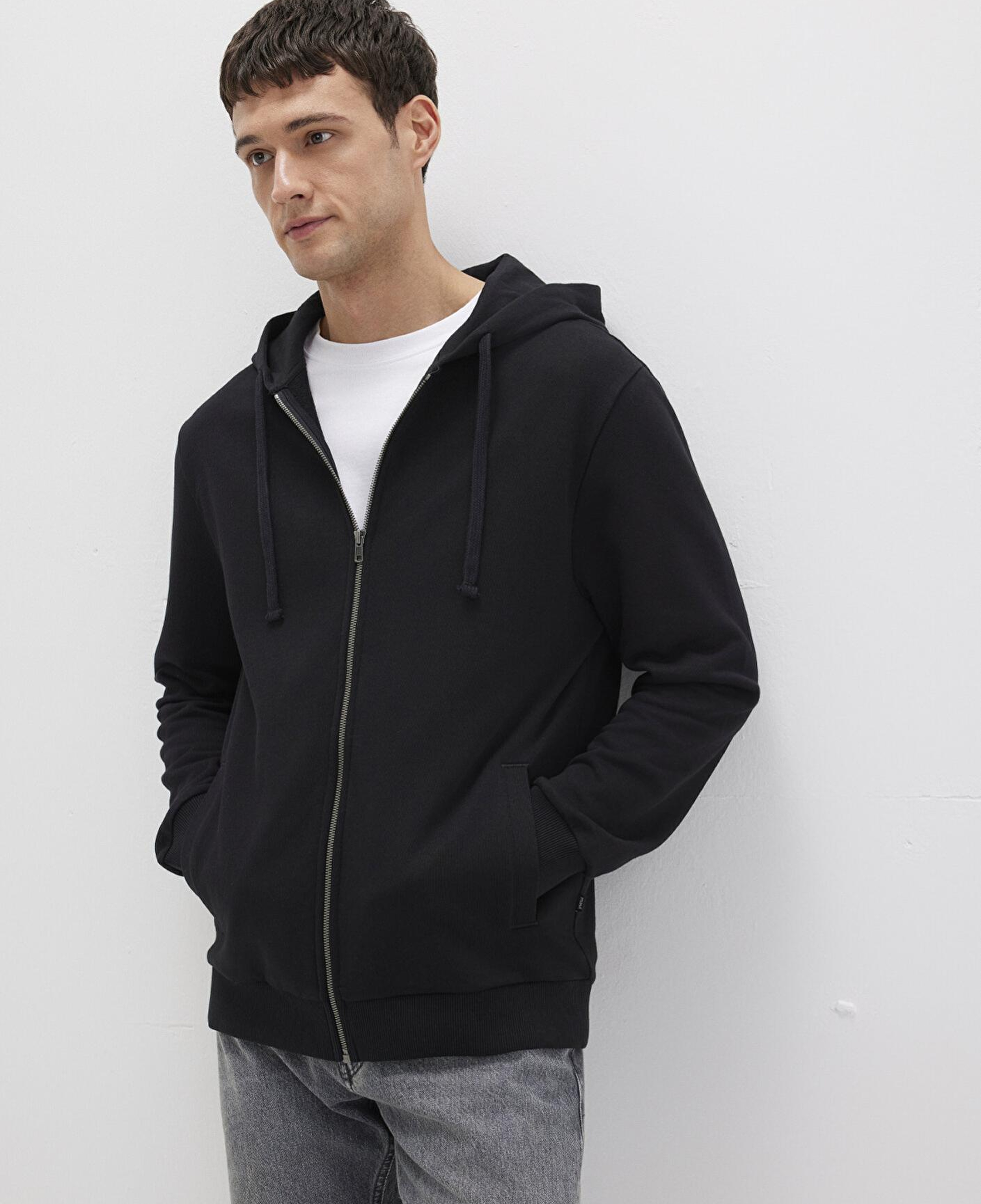 Mavi Kapüşonlu Fermuarlı Siyah Sweatshirt 0S10423-900