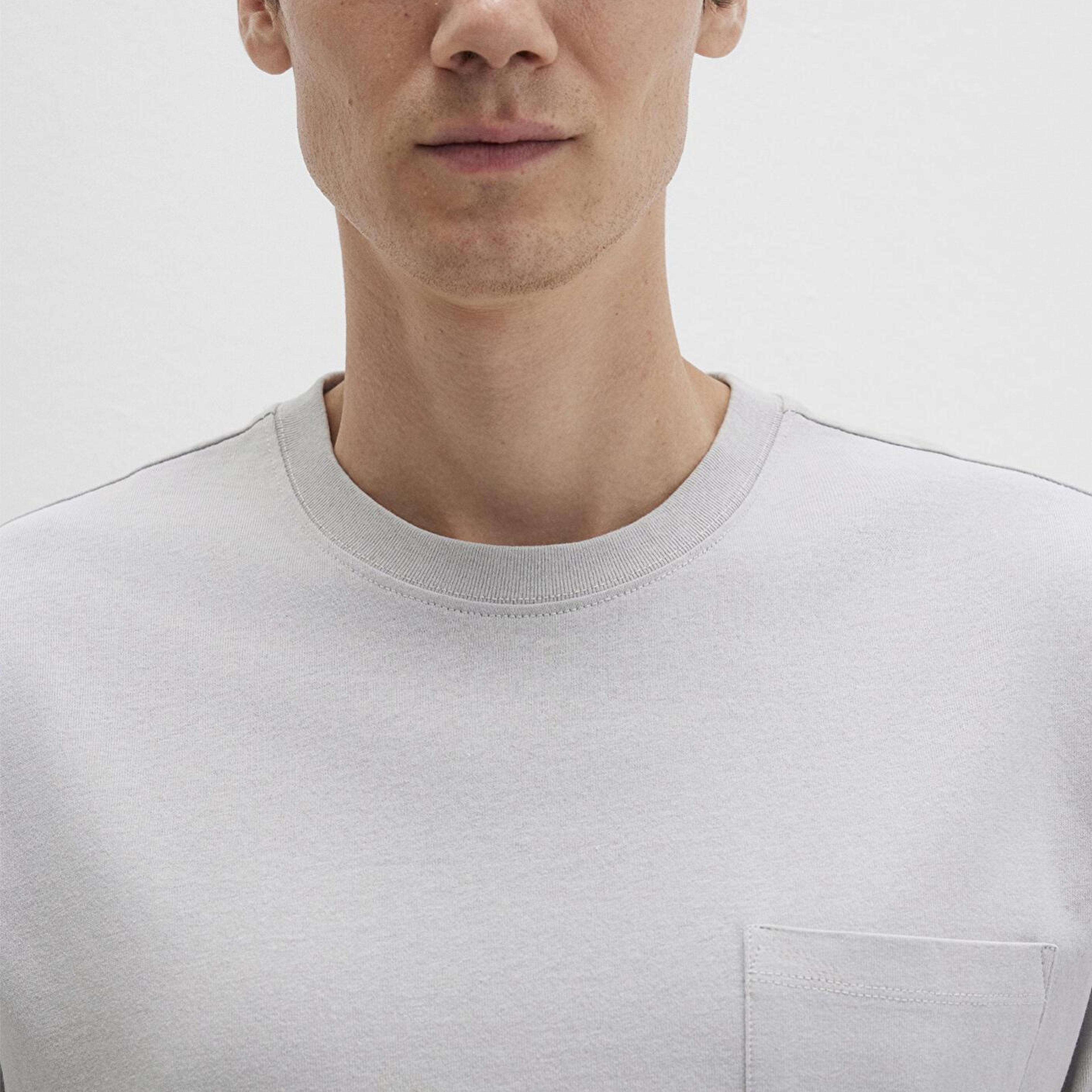 Mavi Cep Detaylı Gri Basic Tişört Loose Fit / Bol Rahat Kesim 066248-70075