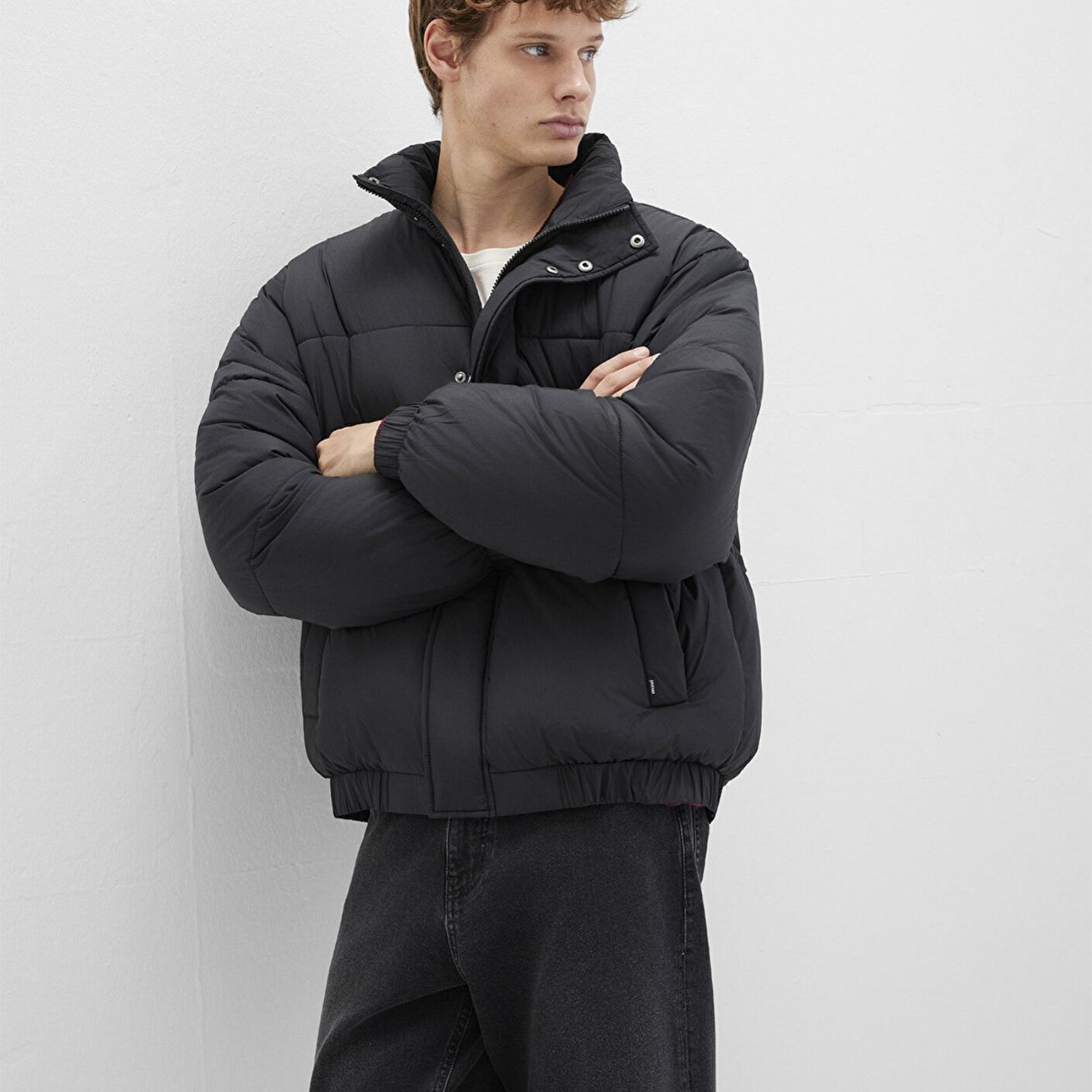 Mavi Dik Yaka Siyah Şişme Mont 0110609-71379