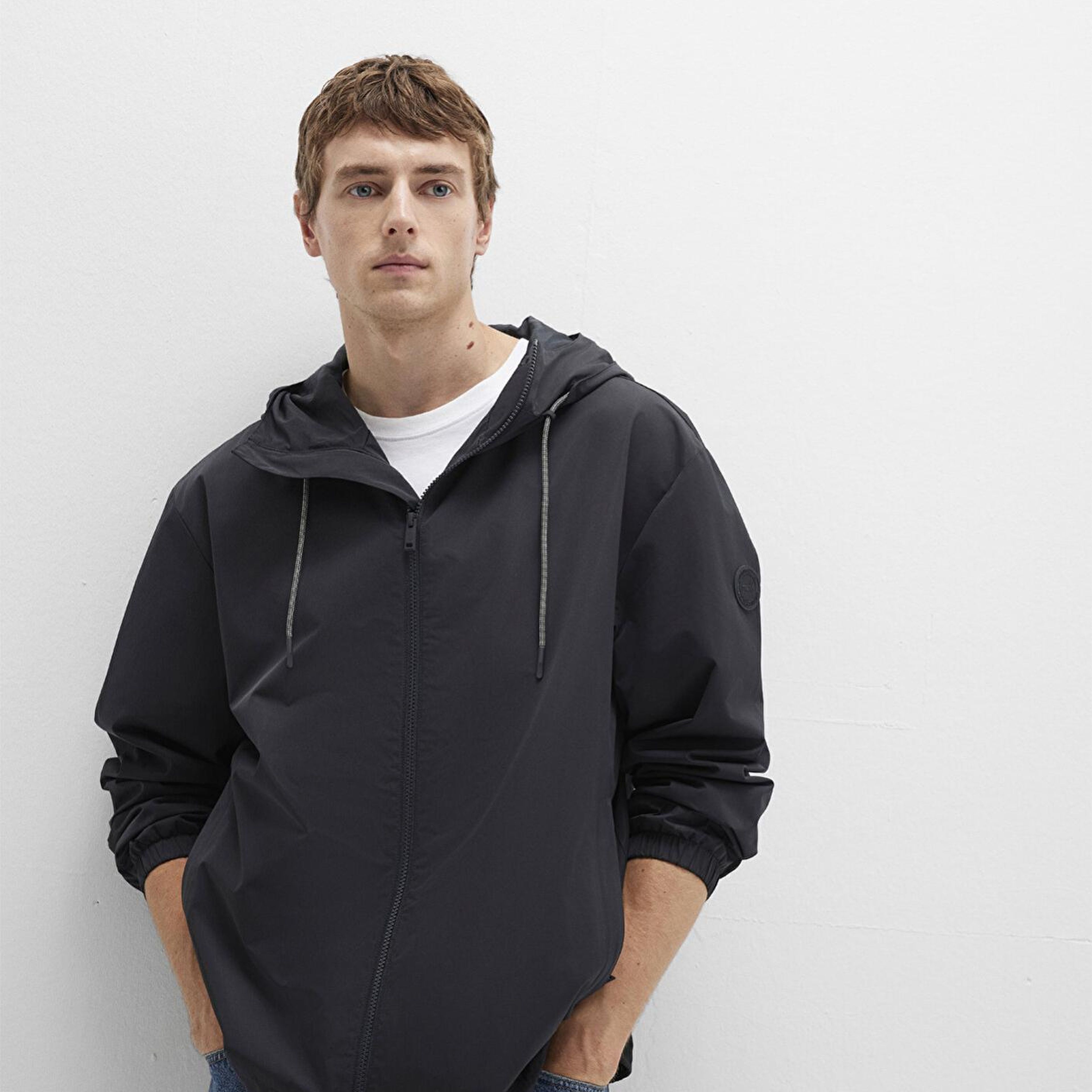 Mavi Kapüşonlu Siyah Mont 0110641-71379