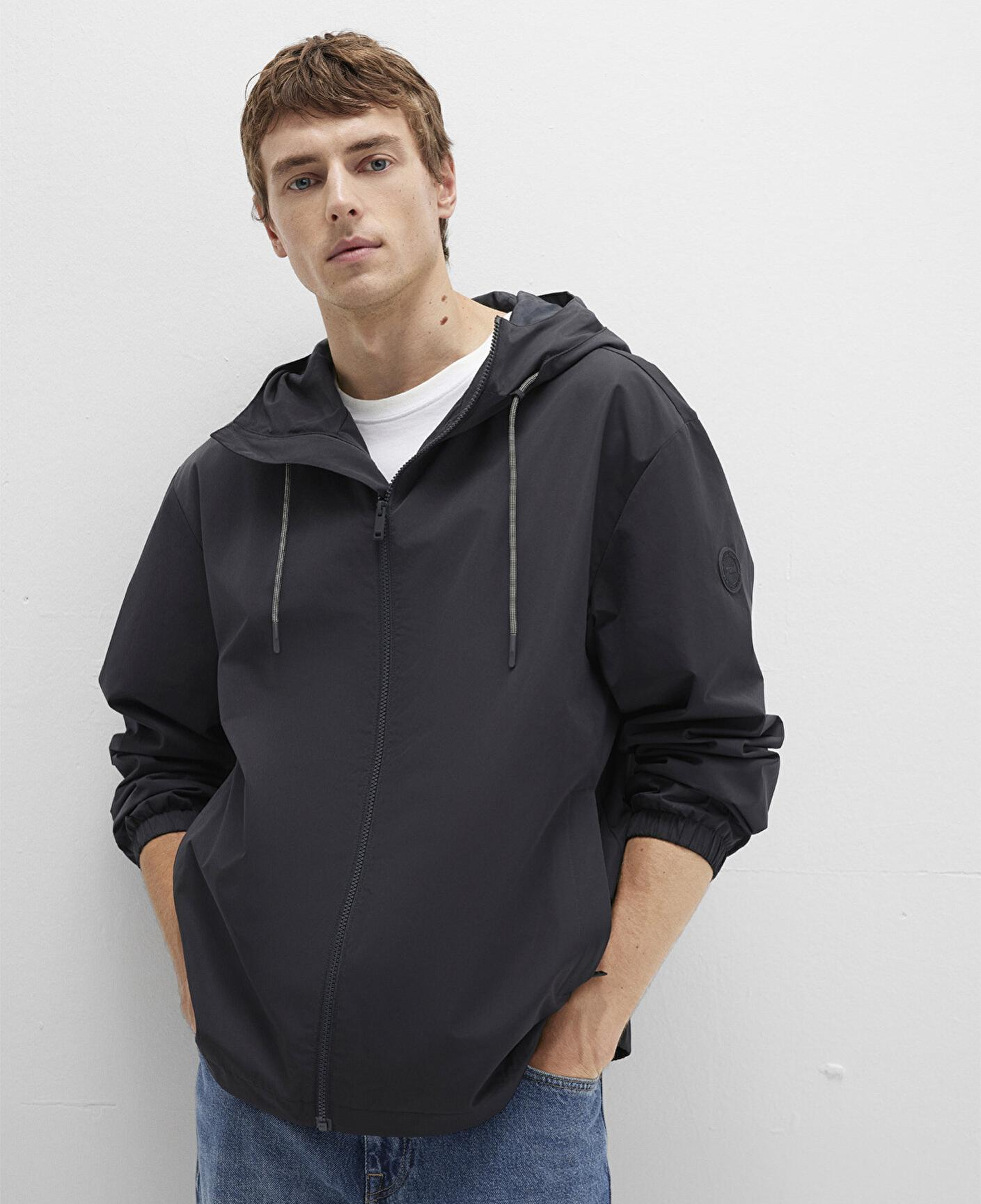 Mavi Kapüşonlu Siyah Mont 0110641-71379