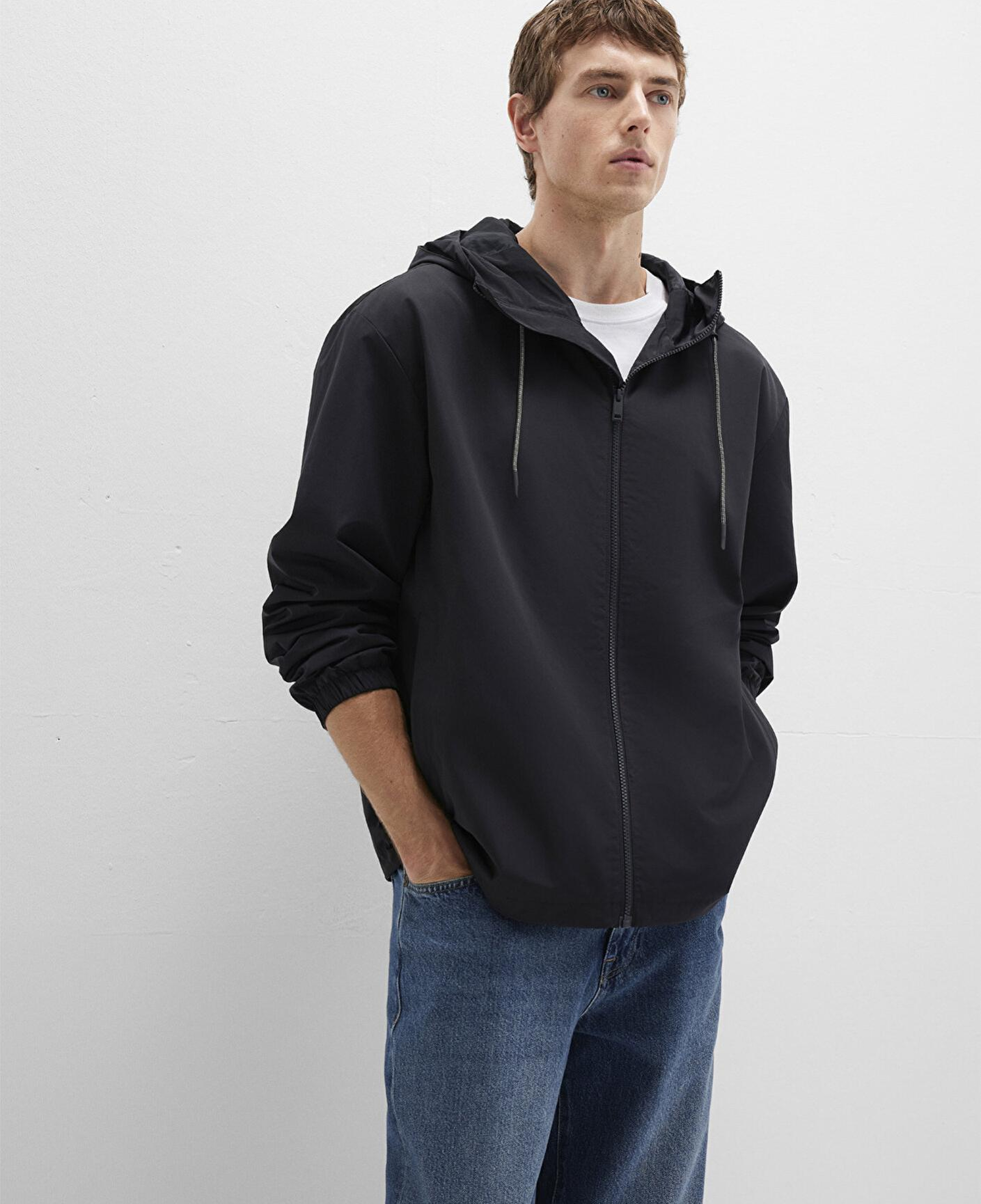 Mavi Kapüşonlu Siyah Mont 0110641-71379